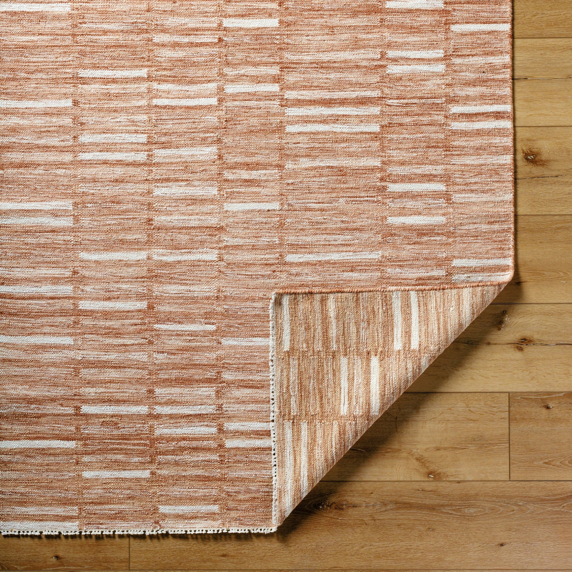 Marseille MLL-2300 Rug by Surya. Made from wool in a unique style.