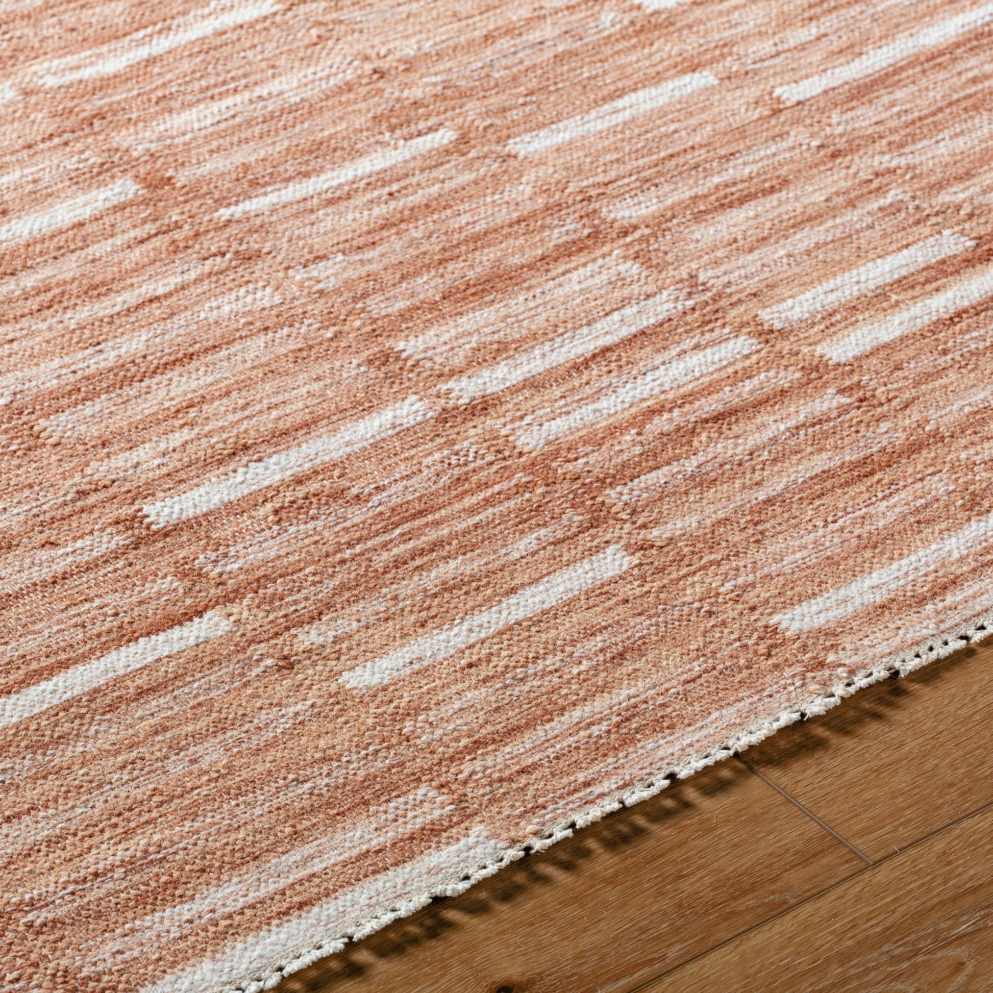 Marseille MLL-2300 Rug by Surya. Made from wool in a unique style.