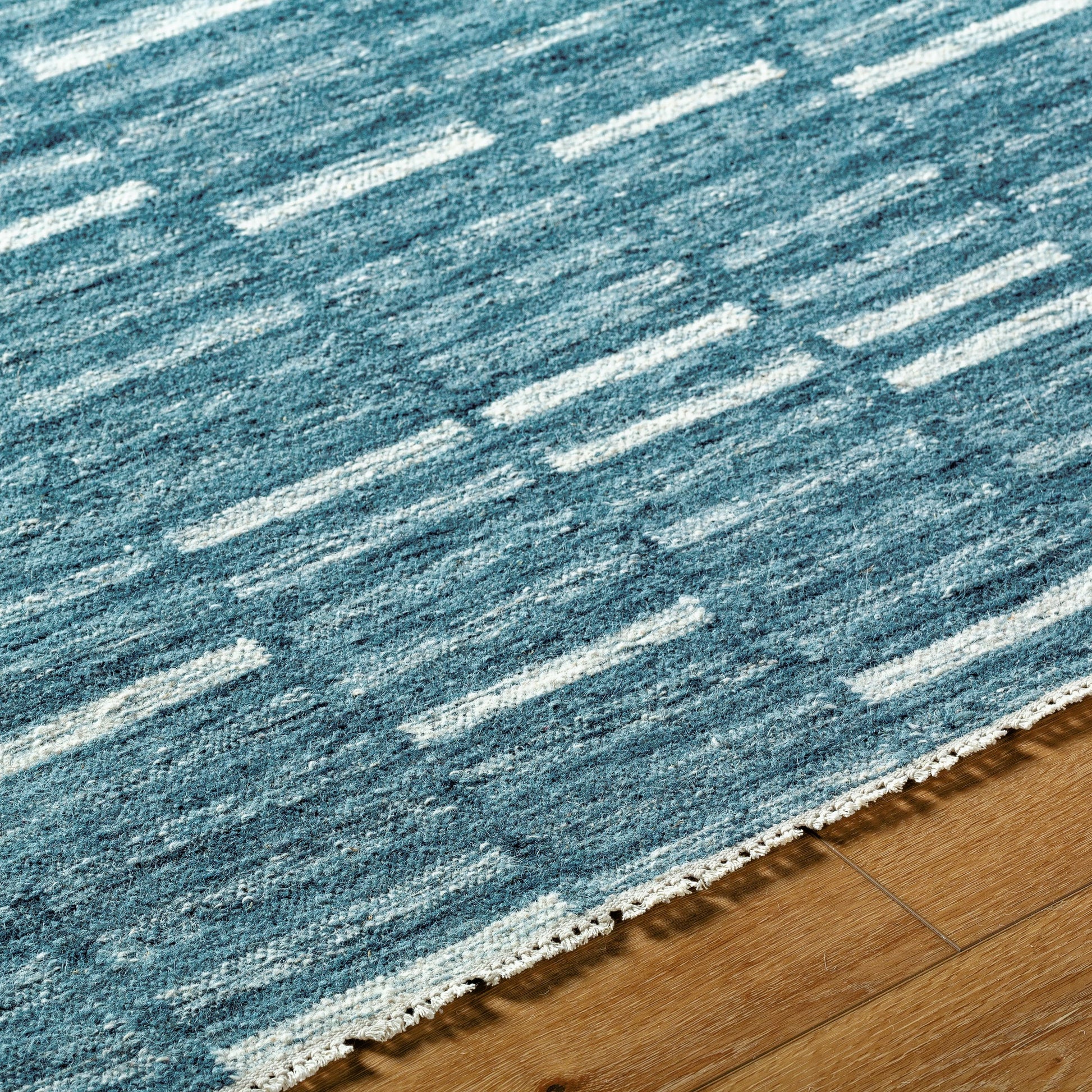 Marseille MLL-2300 Rug by Surya. Made from wool in a unique style.