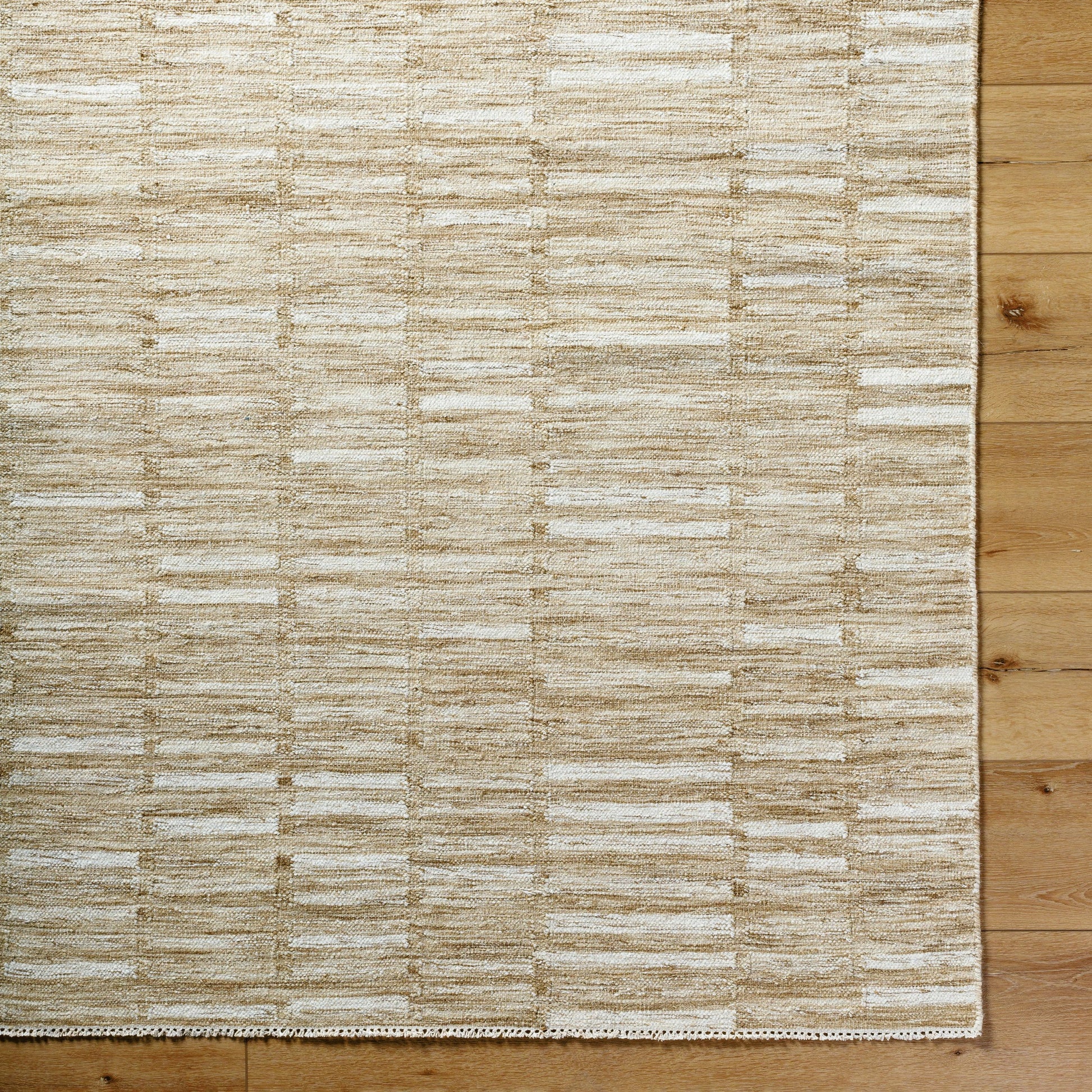 Marseille MLL-2300 Rug by Surya. Made from wool in a unique style.