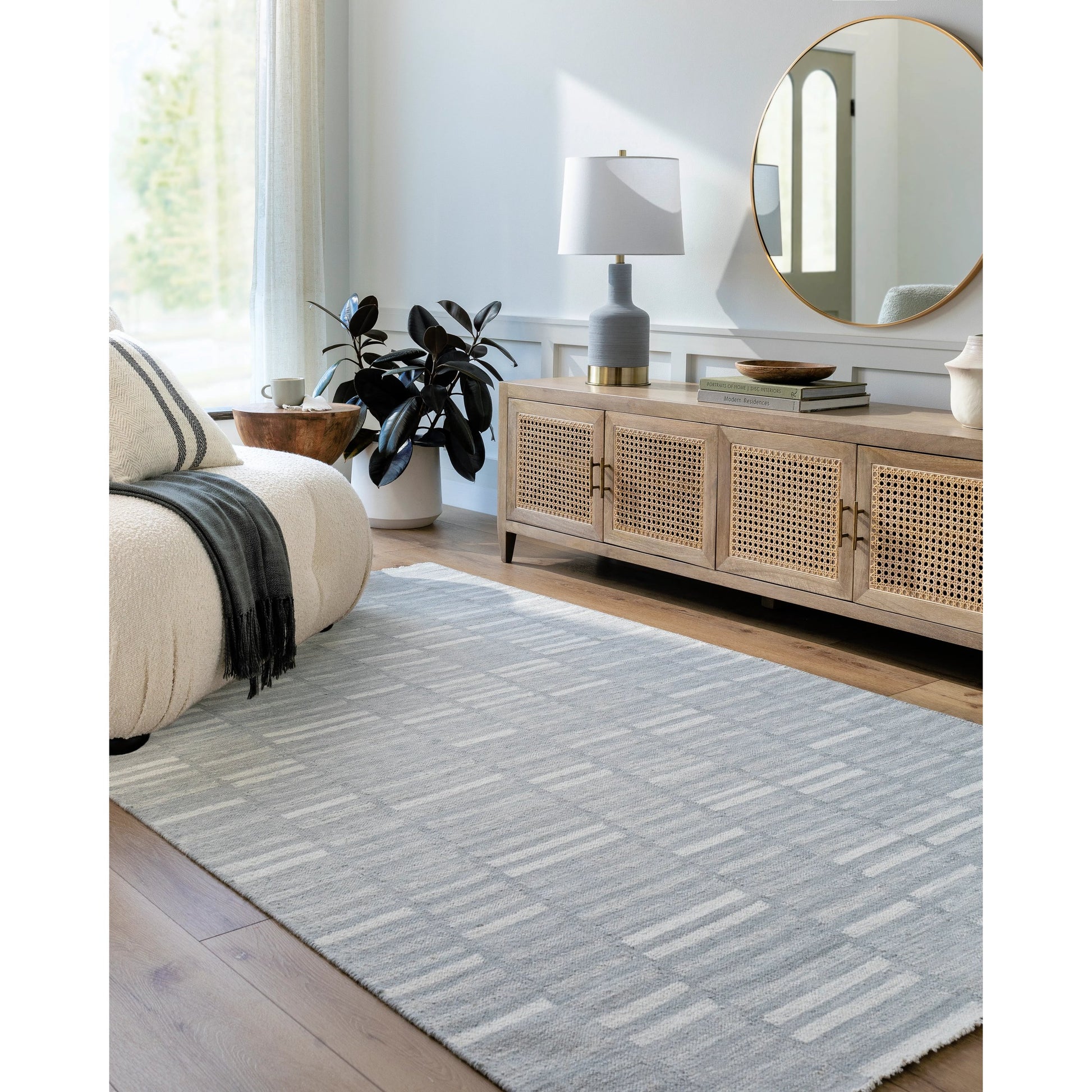 Marseille MLL-2300 Rug by Surya. Made from wool in a unique style.