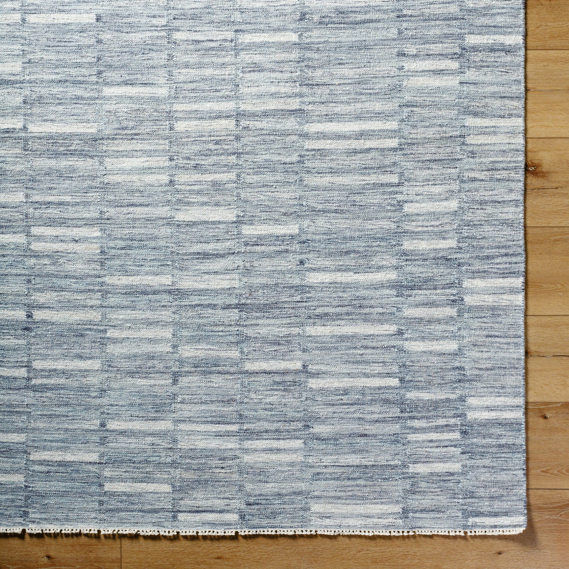 Marseille MLL-2300 Rug by Surya. Made from wool in a unique style.
