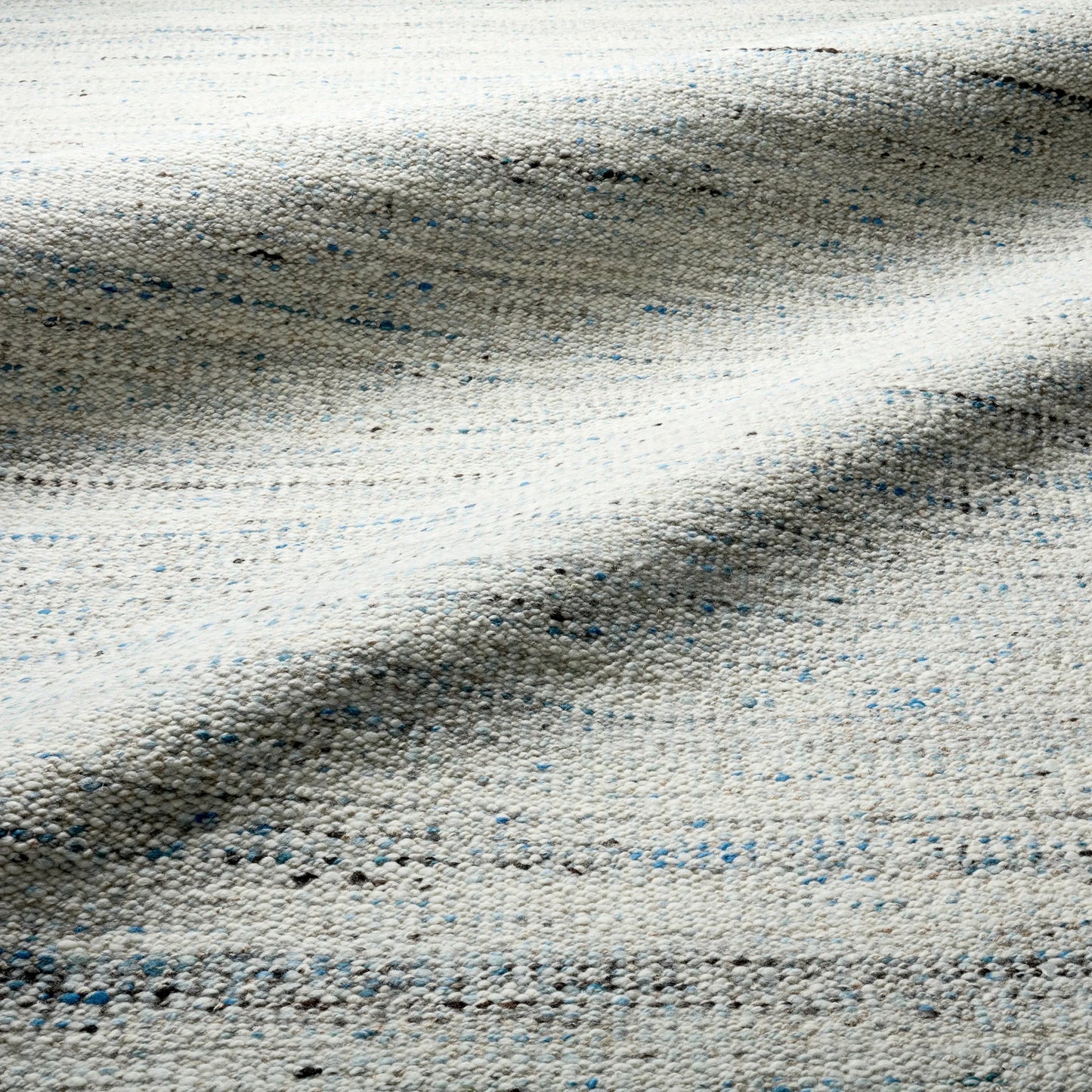 003 SI-2542805,SI-2542806,SI-2542807 | Closeup | Melera MLR03 Rug by Jaipur Living in gray, ivory, white. Made from 80% wool 20% jute in a unique style.