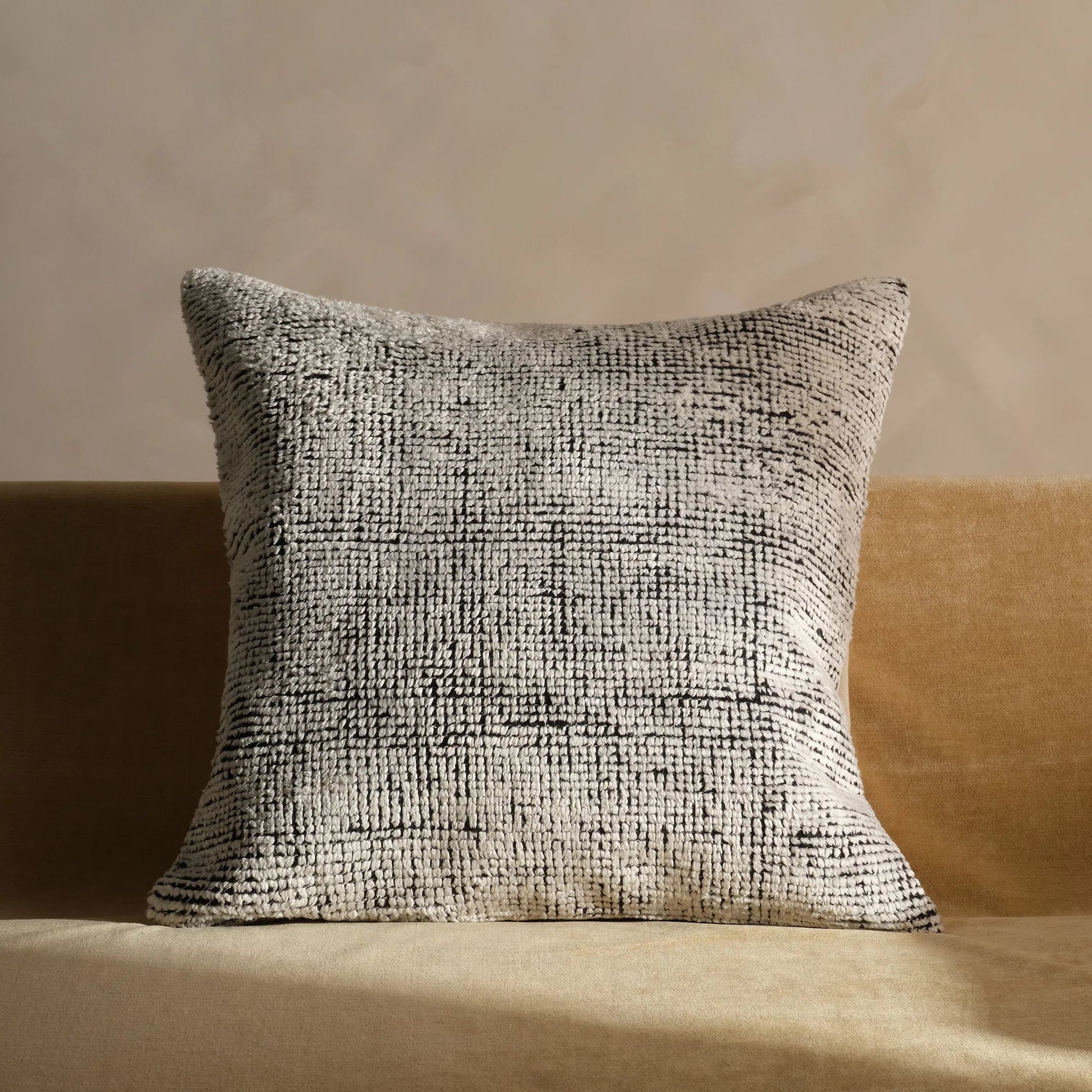 Montane MNT01 Pillow by Jaipur Living in cream, black. Made from 50% wool 50% silk in a cottage & farmhouse style.