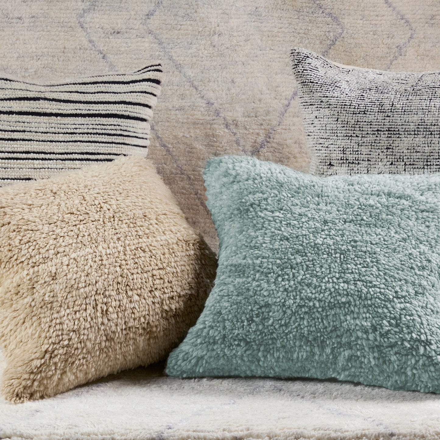 003 SI-2062224,SI-2062225 | Lifestyle | Montane MNT04 Pillow by Jaipur Living. Made from 100% wool in a cottage & farmhouse style.