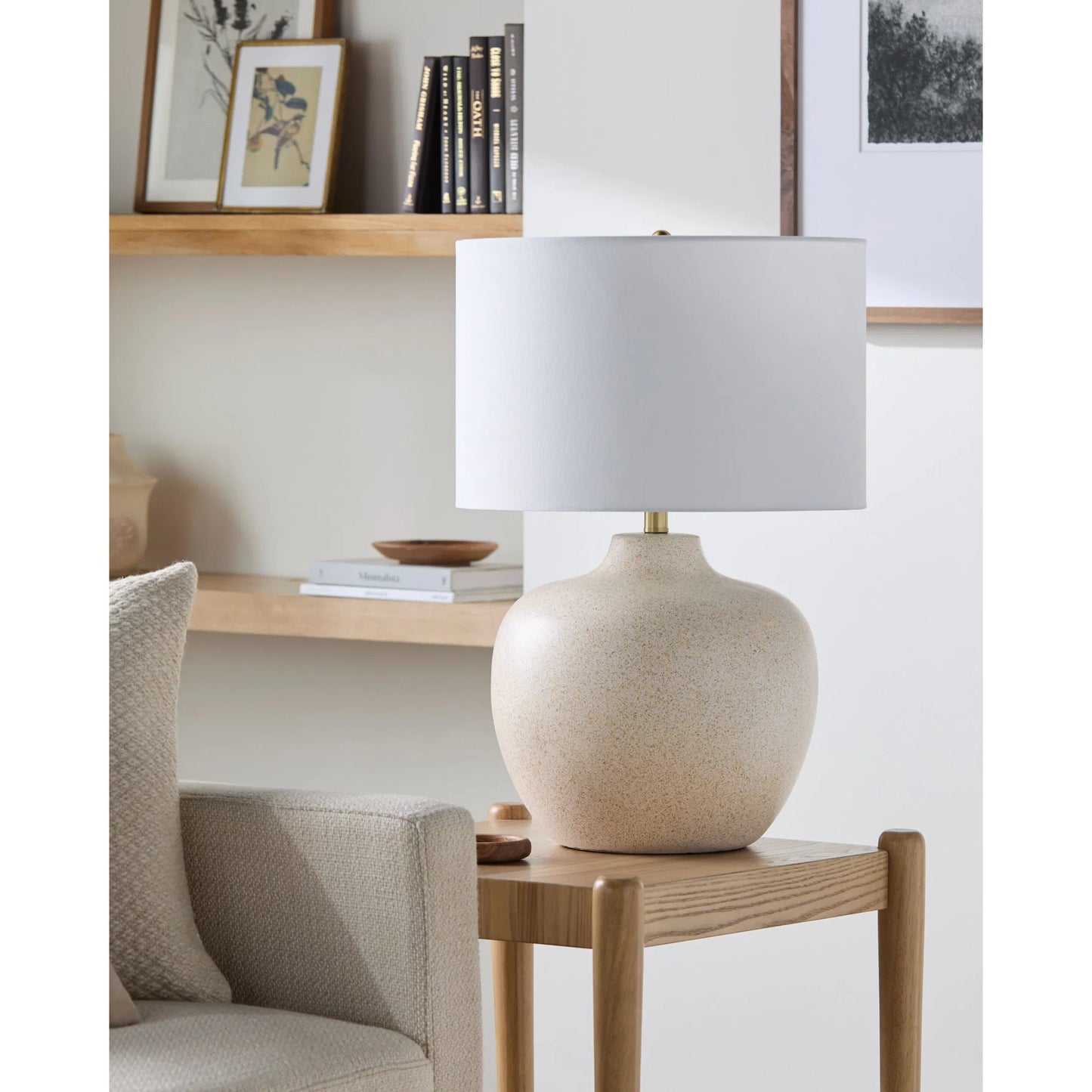 005 SI-2459972 | Lifestyle | Monowai Accent Table Lamp by Surya. Made from ceramic, linen, polyester in a transitional style.