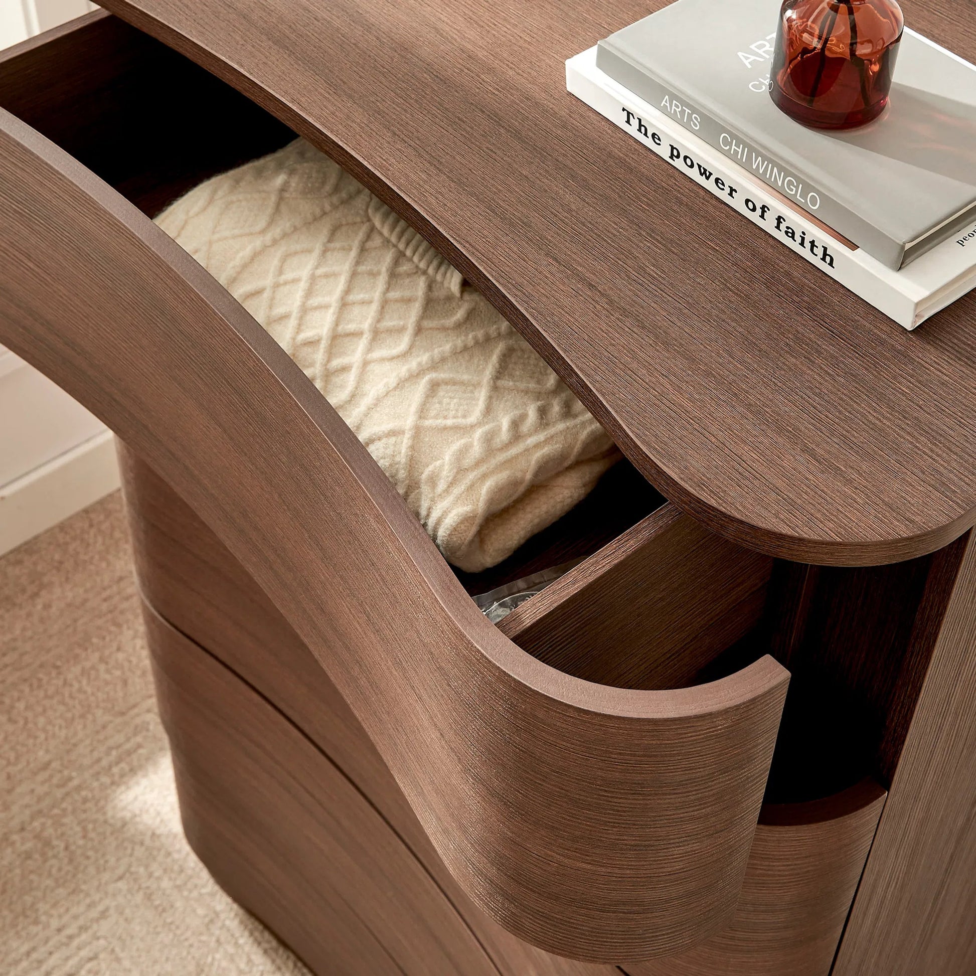 Cheatham 5-Drawer Curved Dresser Chest of Drawers by Evans & Londeen. Made from unique in a transitional style.