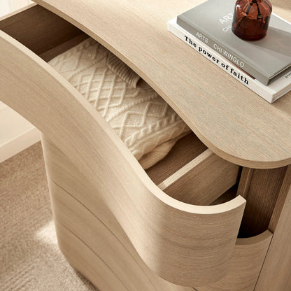 Cheatham 5-Drawer Curved Dresser Chest of Drawers by Evans & Londeen. Made from unique in a transitional style.