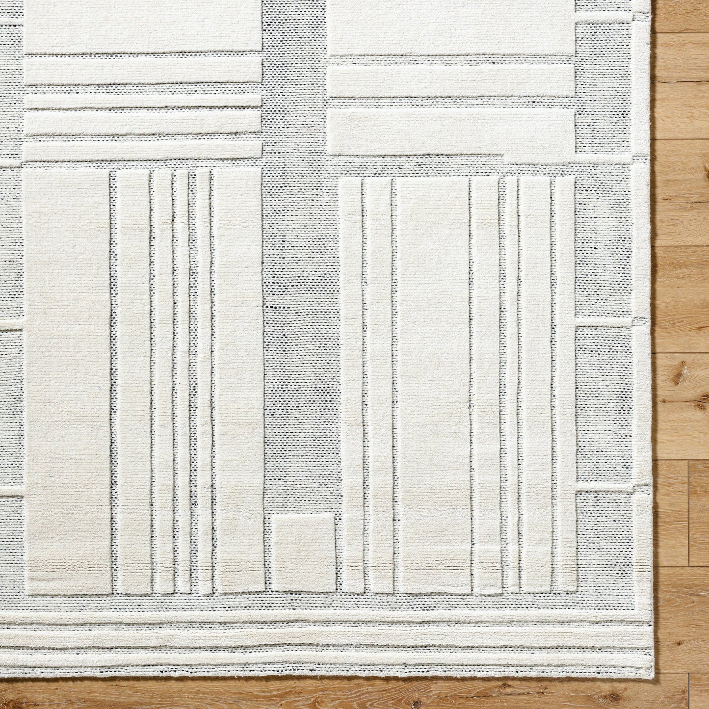 006 SI-2164774,SI-2164775,SI-2164776,SI-2164777 | Closeup | Molde Rug - 531220 by Surya in light silver, silver. Made from wool in a unique style.