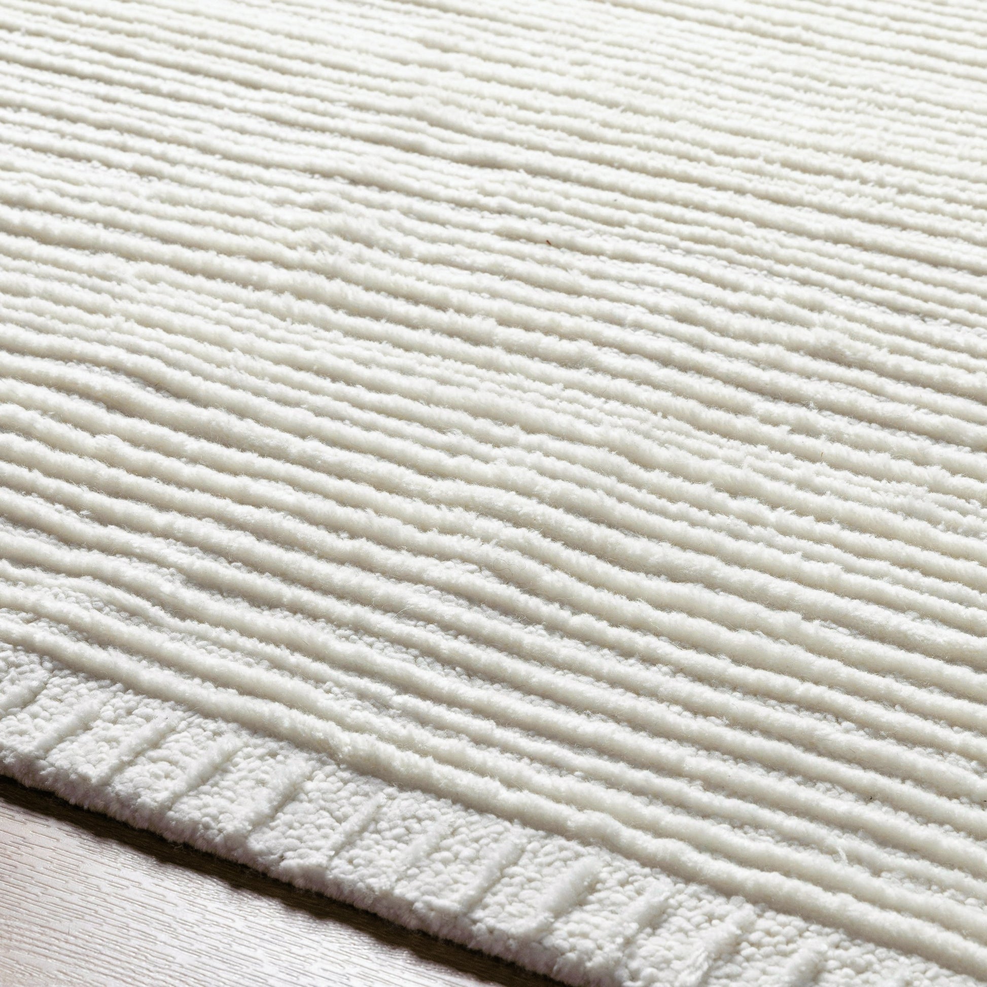 Manpura Rug - 485160 by Surya in ivory, pearl, snow. Made from face: 100% wool, warp: 100% cotton in a unique style.