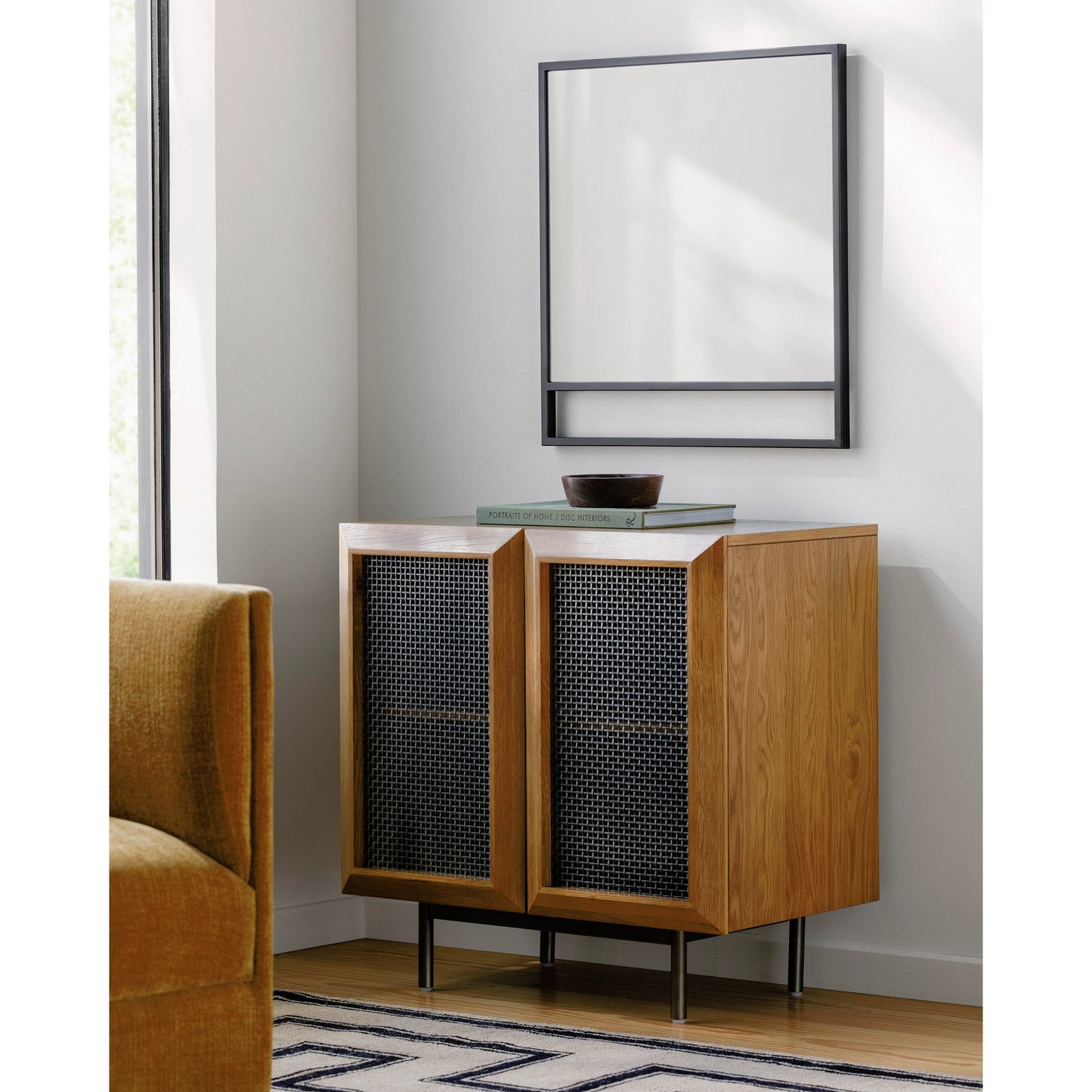 004 SI-2133369 | Lifestyle | Marshall - 531938 by Surya in metallic pewter, brown and wood finish. Made from top: oak, base: metal in a transitional style.