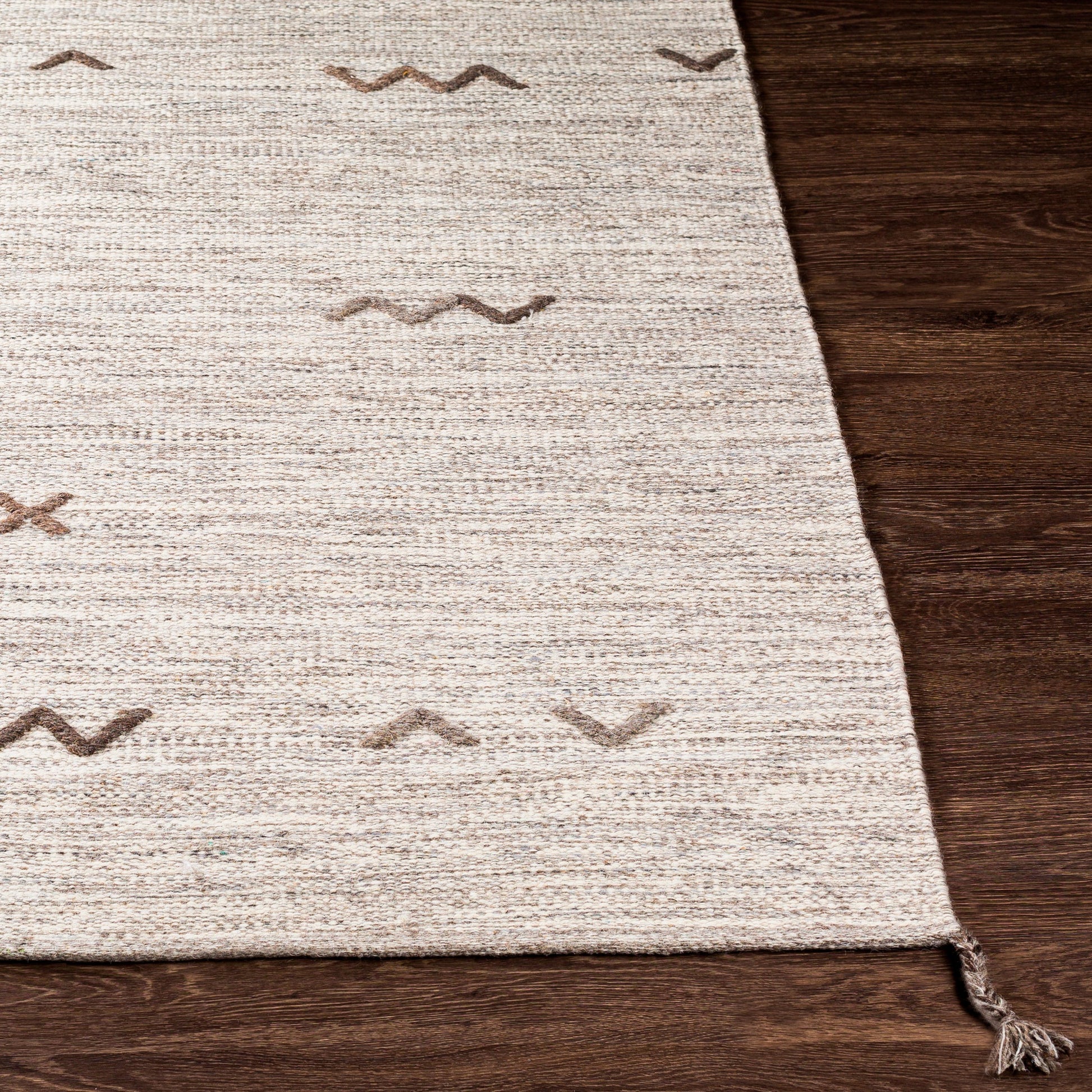 Montezuma Rug - 13125 by Livabliss in light gray, light brown. Made from 20% cotton, 80% wool in a unique style.