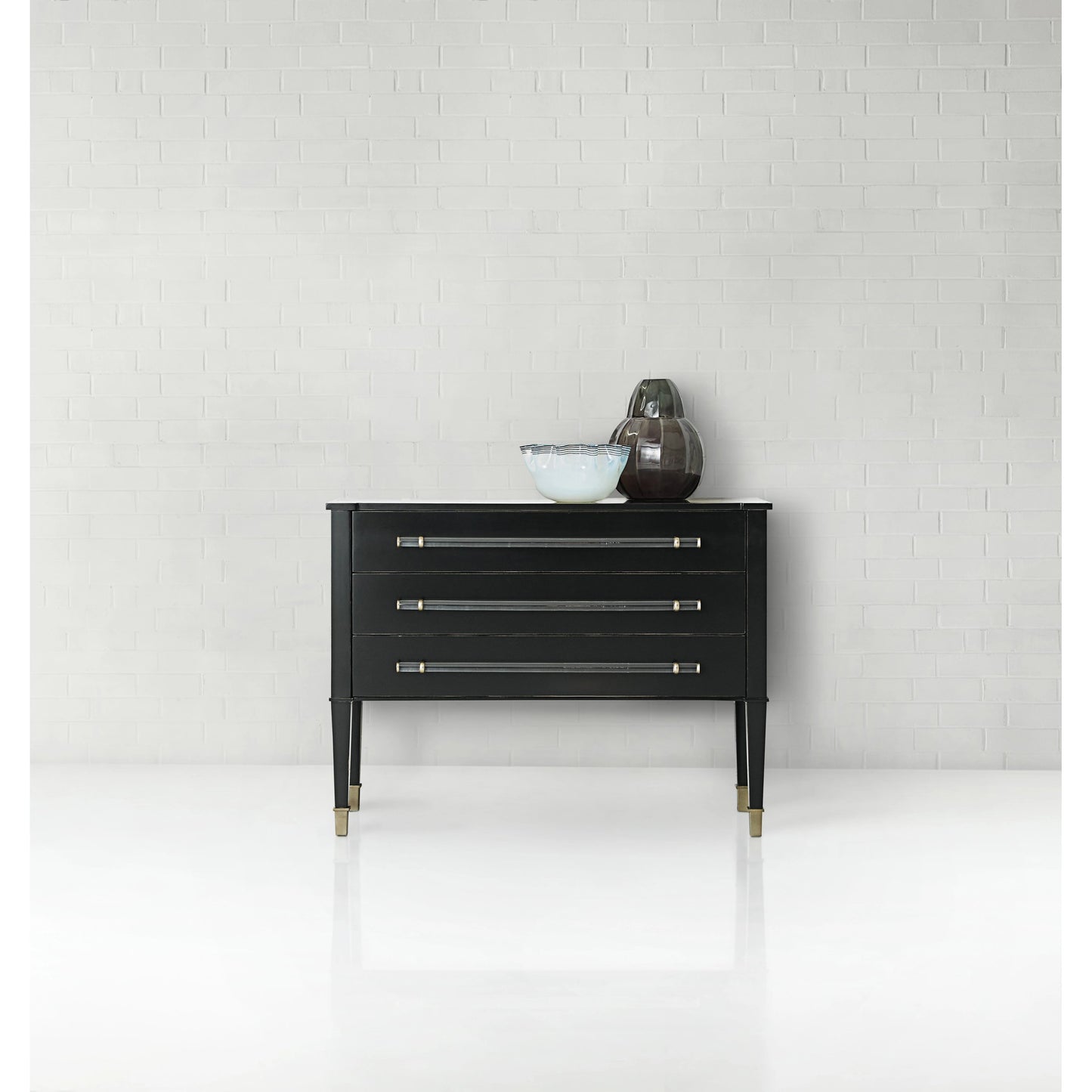 004 SI-1749247 | Lifestyle | Rowan Chest by Hooker Furniture in black. Made from maple veneers, metal cap in a modern style.