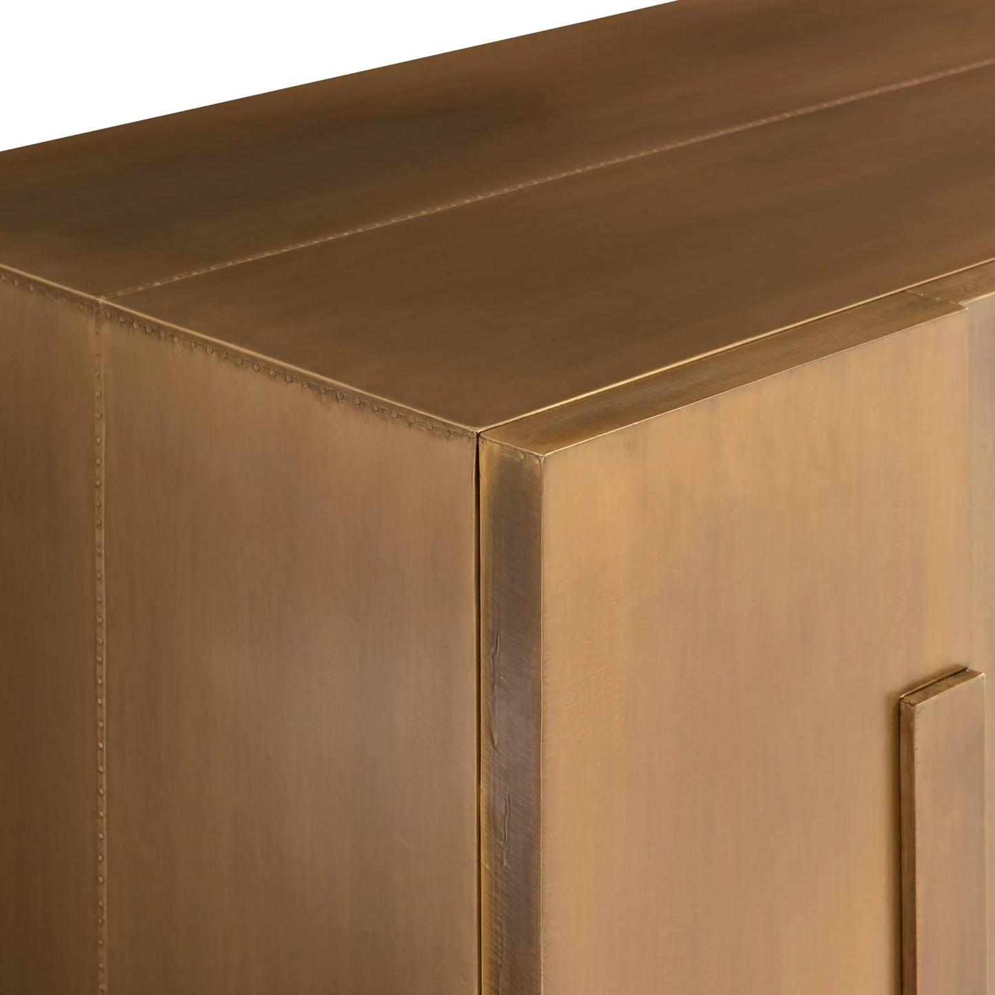 007 SI-2513396 | Closeup | Acora Buffet by Bernhardt in brass. Made from metal in a modern style.
