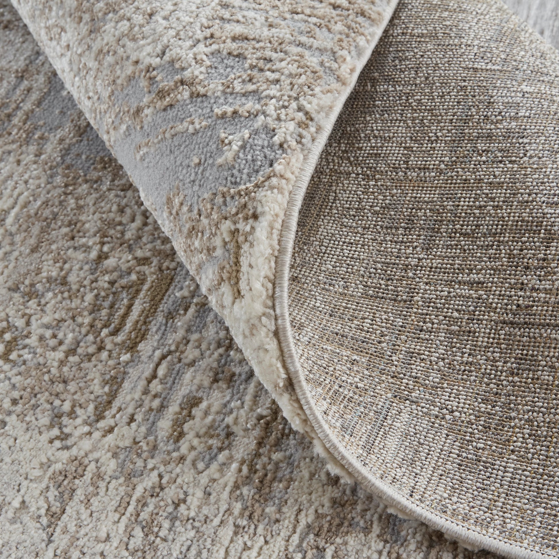 Vancouver Transitional Rug - 39FHF by Feizy. Made from unique in a unique style.