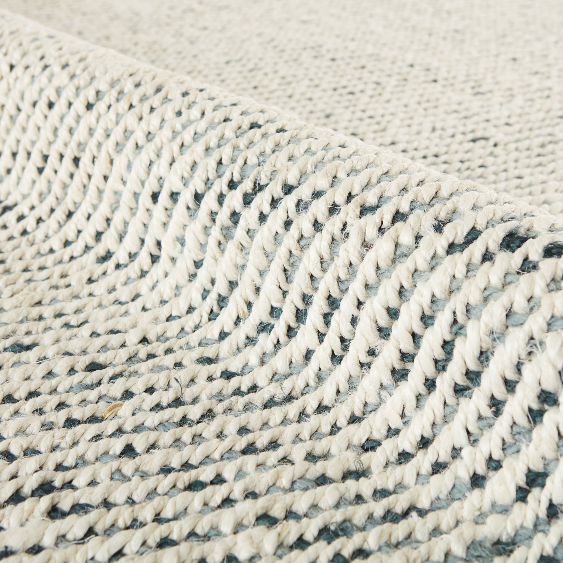 Naturals Tobago NAT26 Rug by Jaipur Living in white, black. Made from 100% jute in a unique style.