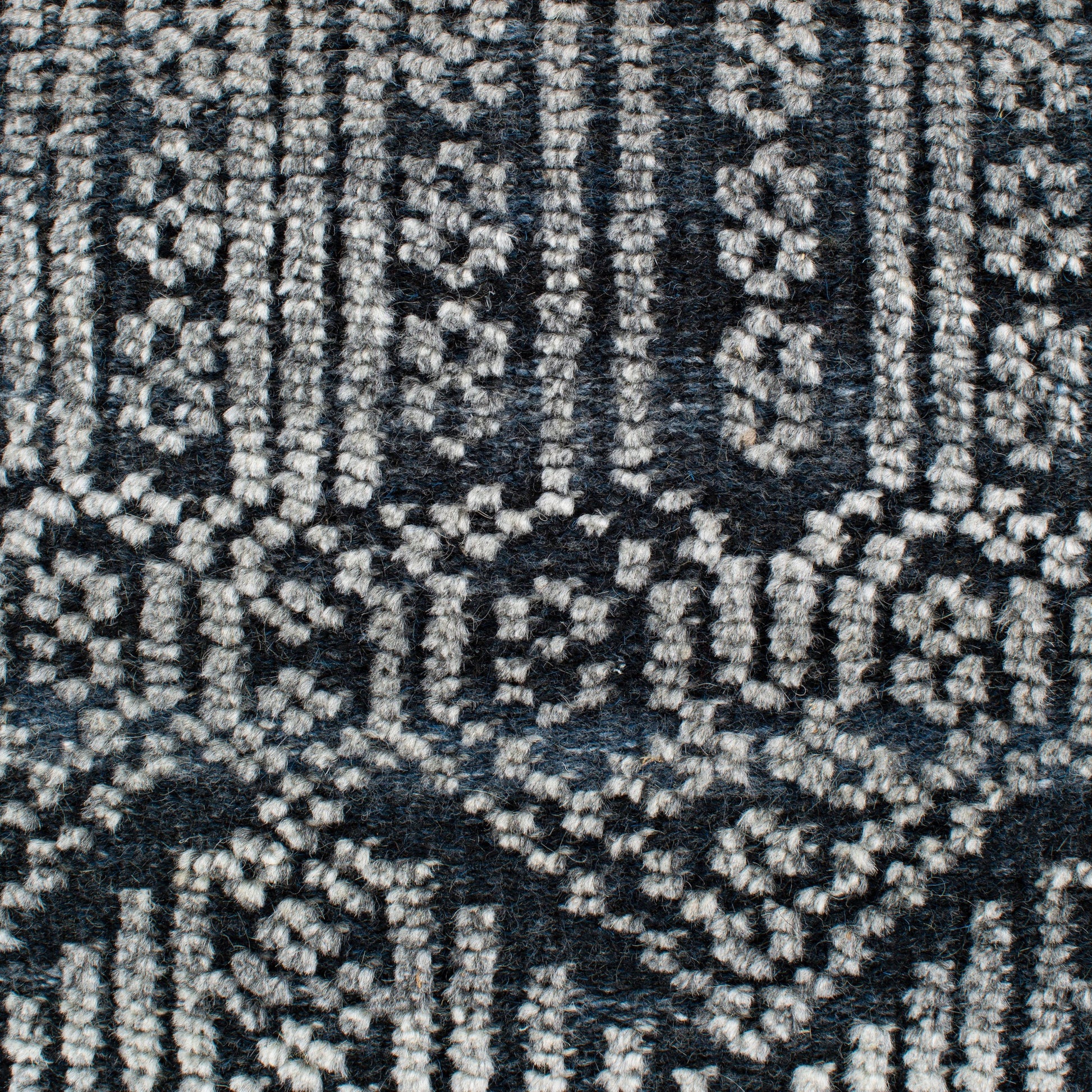 Nobility Pillow - 15086 by Surya. Made from 65% rayon, 28% wool, 7% cotton, 100% cotton in a eclectic & global style.