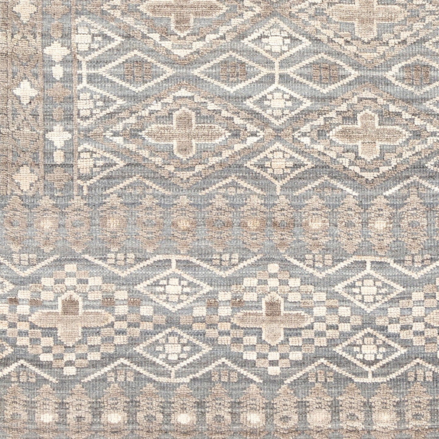004 SI-1913998,SR-756511,SR-756512 | Closeup | Nobility NBI-2303 Rug by Surya in gray, beige, brown. Made from unique in a unique style.