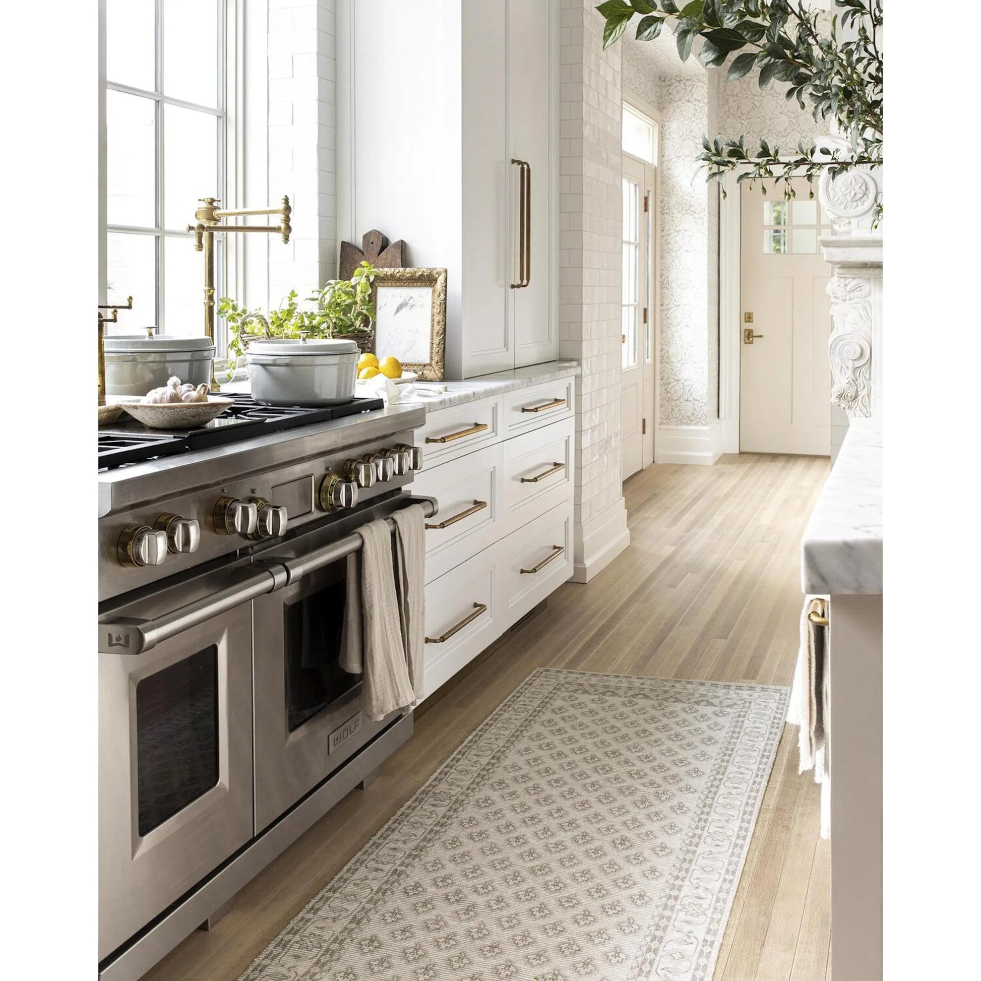 Shanti NBSH-2301 Rug by Nabela Noor x Livabliss in white, gray, brown, yellow. Made from jute, polyester in a unique style.