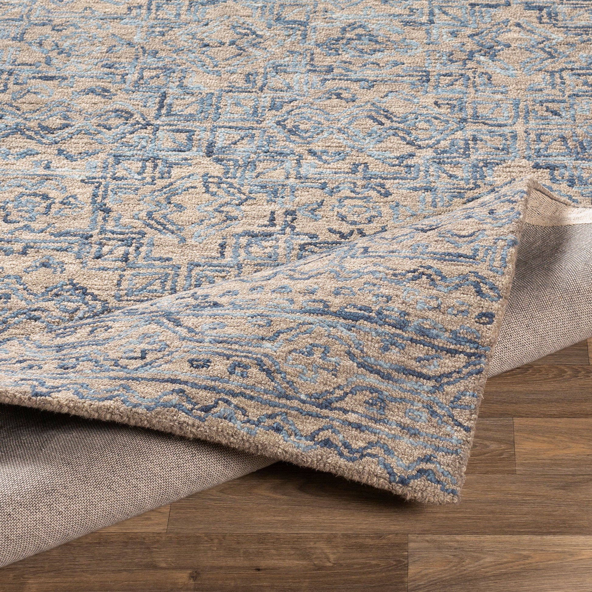 Newcastle Rug - 23669 by Livabliss. Made from 100% wool in a unique style.