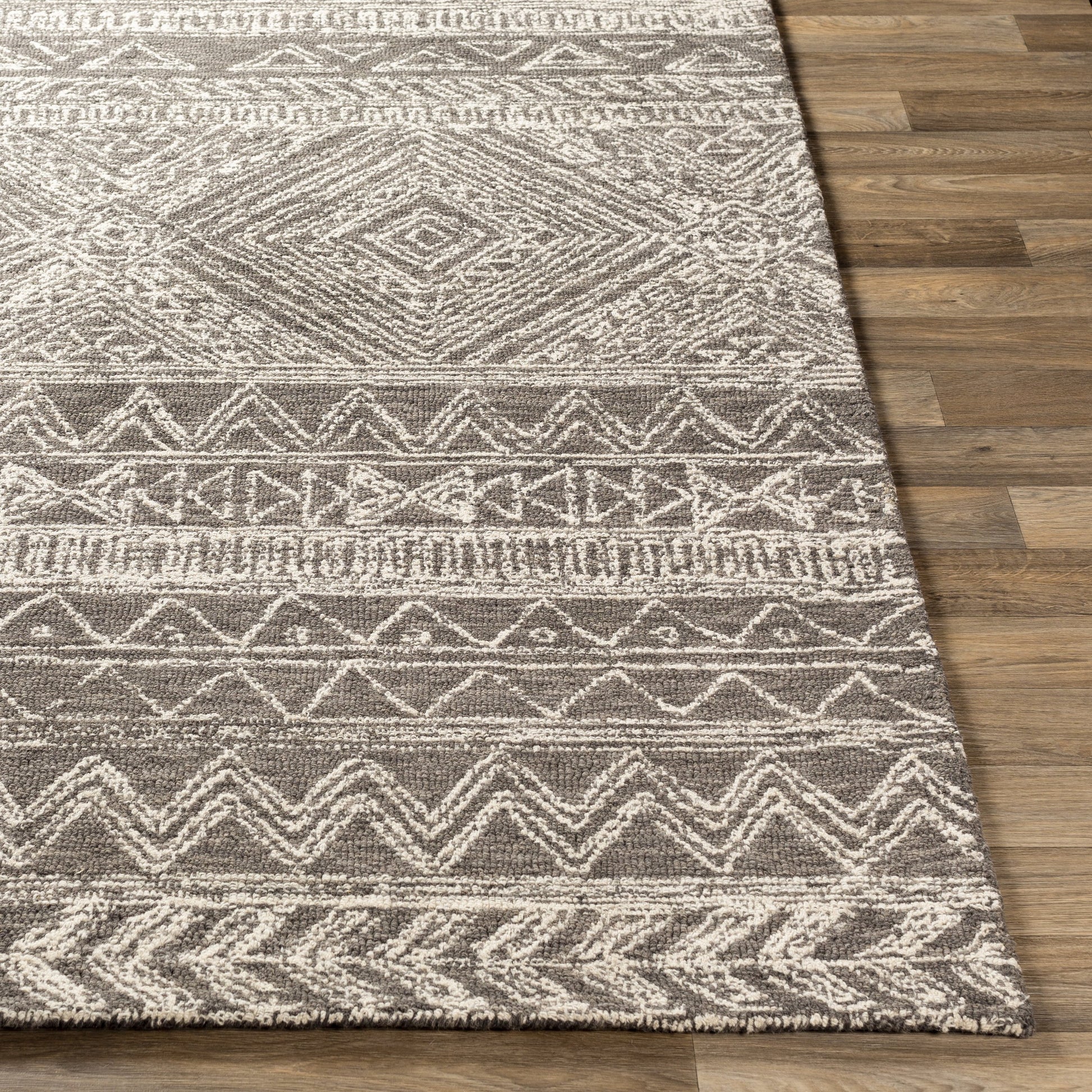 Newcastle Rug - 23670 by Livabliss. Made from 100% wool in a unique style.
