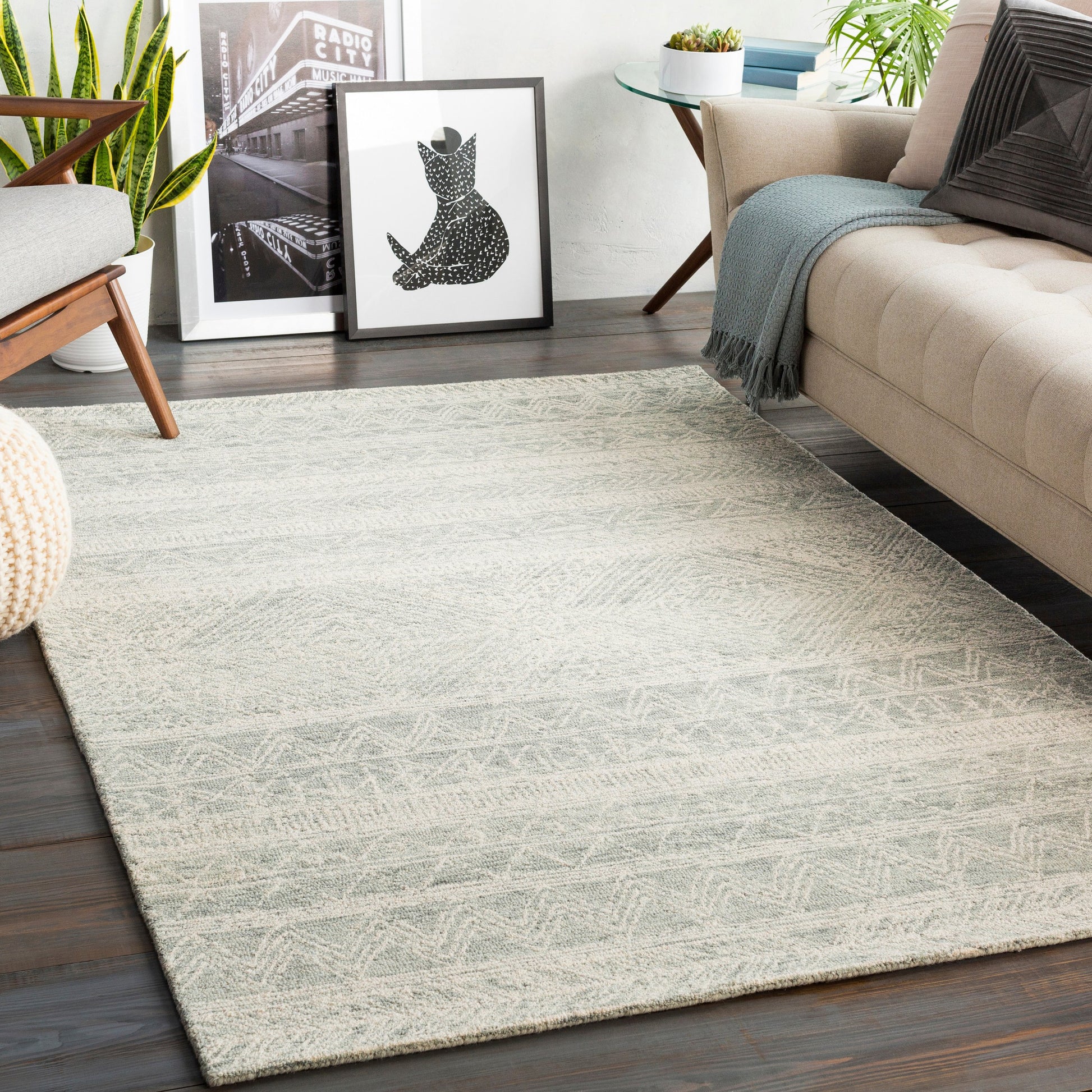 Newcastle Rug - 23670 by Livabliss. Made from 100% wool in a unique style.