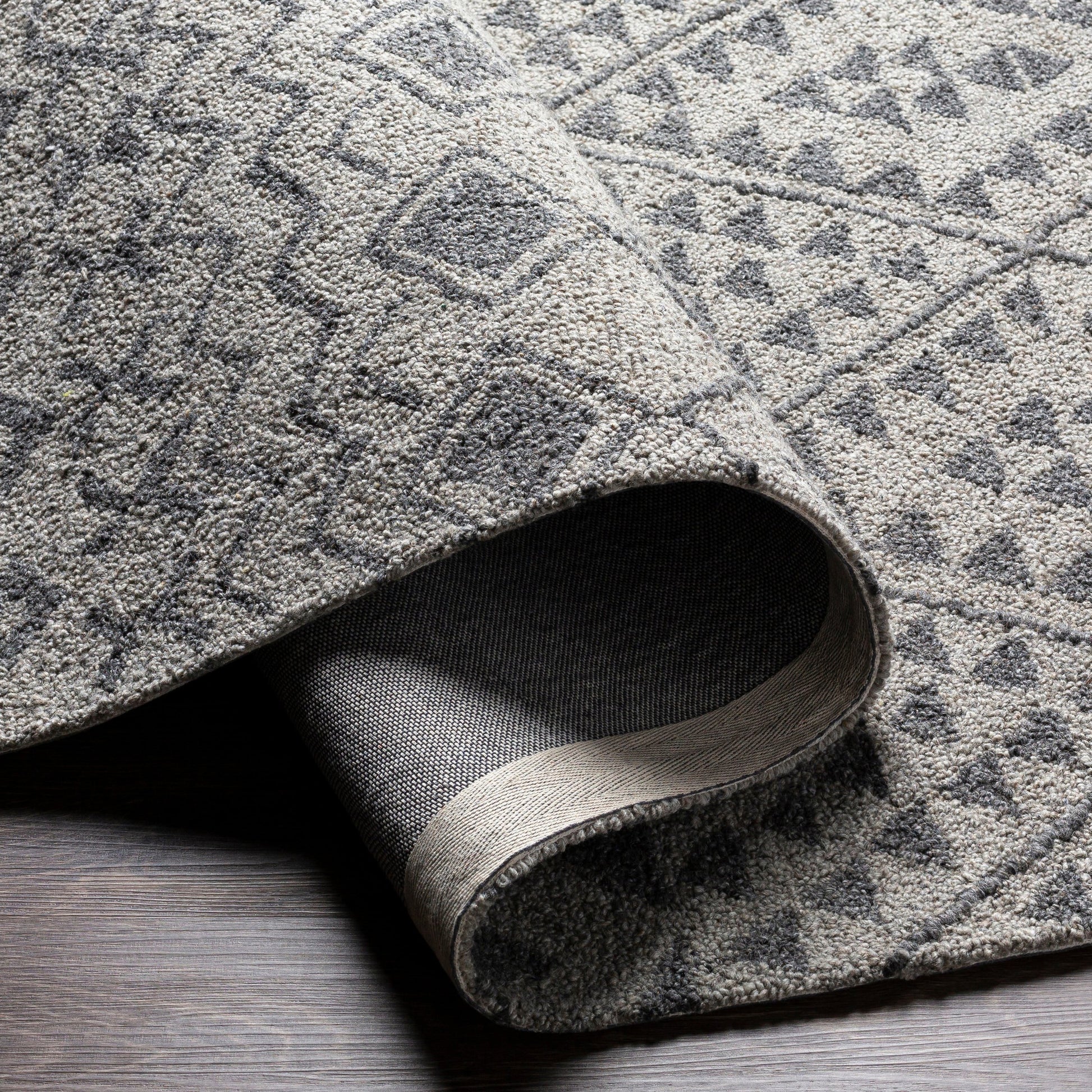 Newcastle Rug - 29988 by Surya in gray, charcoal. Made from 100% wool in a unique style.