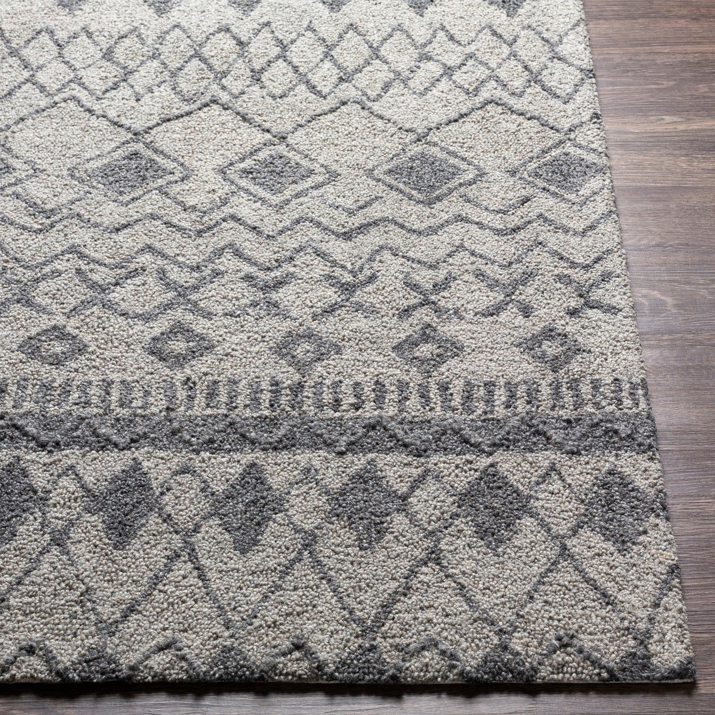 003 SI-1887352,SI-1887356 | Closeup | Newcastle Rug - 29988 by Surya in gray, charcoal. Made from 100% wool in a unique style.