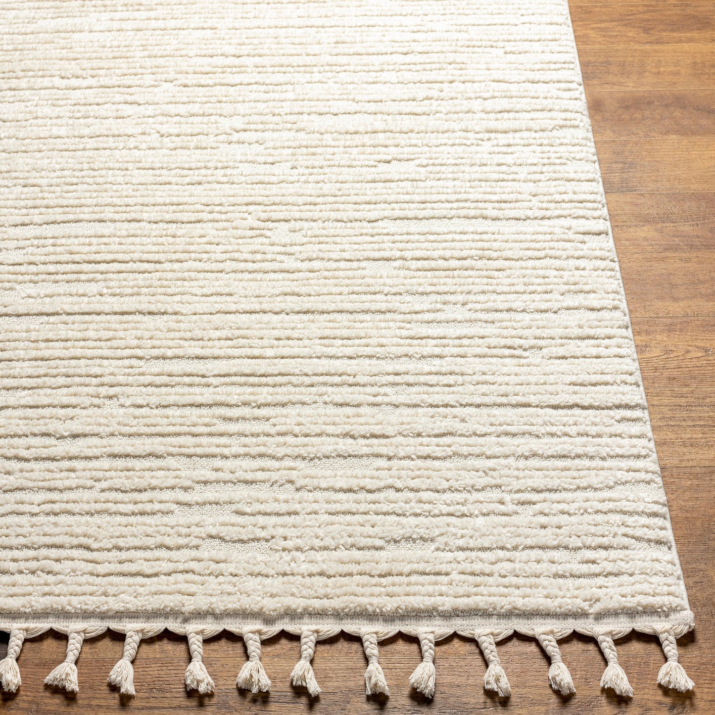 004 SI-1833282,SI-1833283,SI-1833284 | Closeup | Nora Rug by Livabliss in light gray, cream. Made from 100% polypropylene in a modern style.