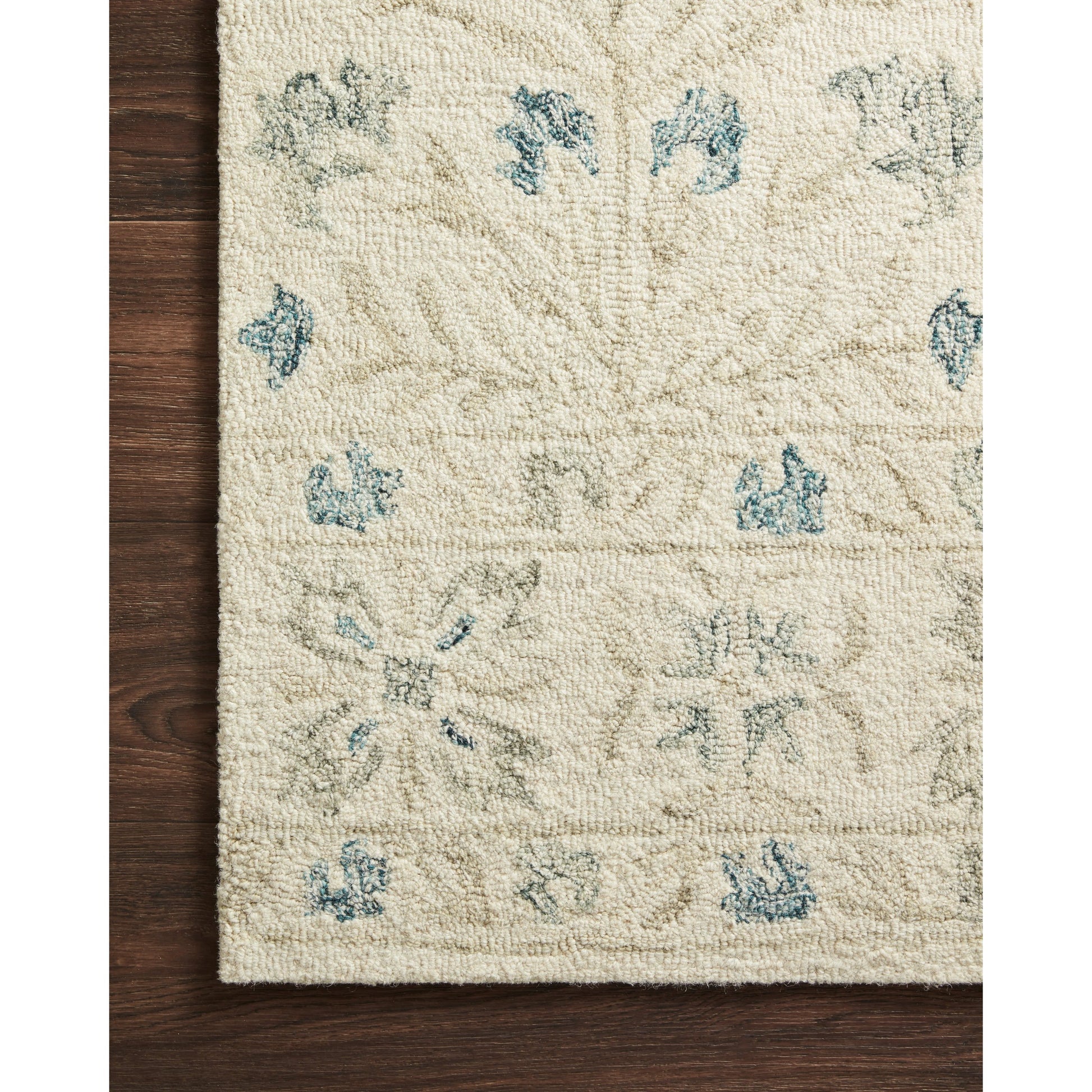 Norabel Penelope Rug by Loloi. Made from 100% wool in a transitional style.