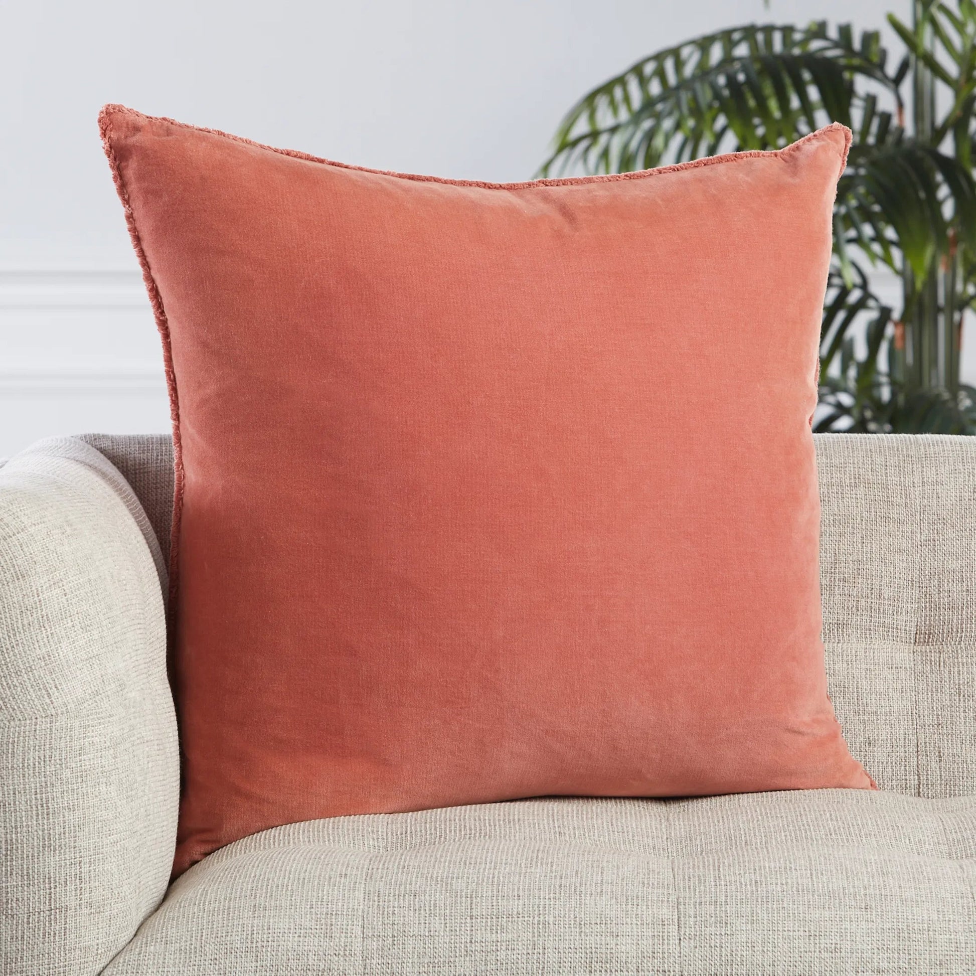 Nouveau NOU19 Pillow by Jaipur Living. Made from 100% cotton in a eclectic & global style.