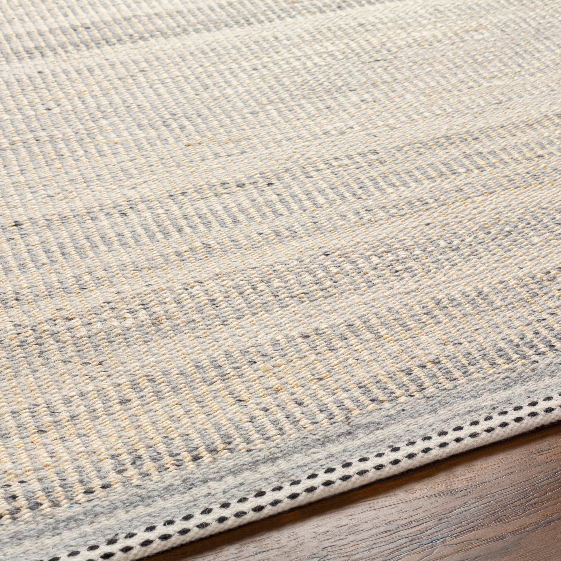 Nottingham Rug - 29247 by Livabliss. Made from 50% jute, 50% wool in a unique style.