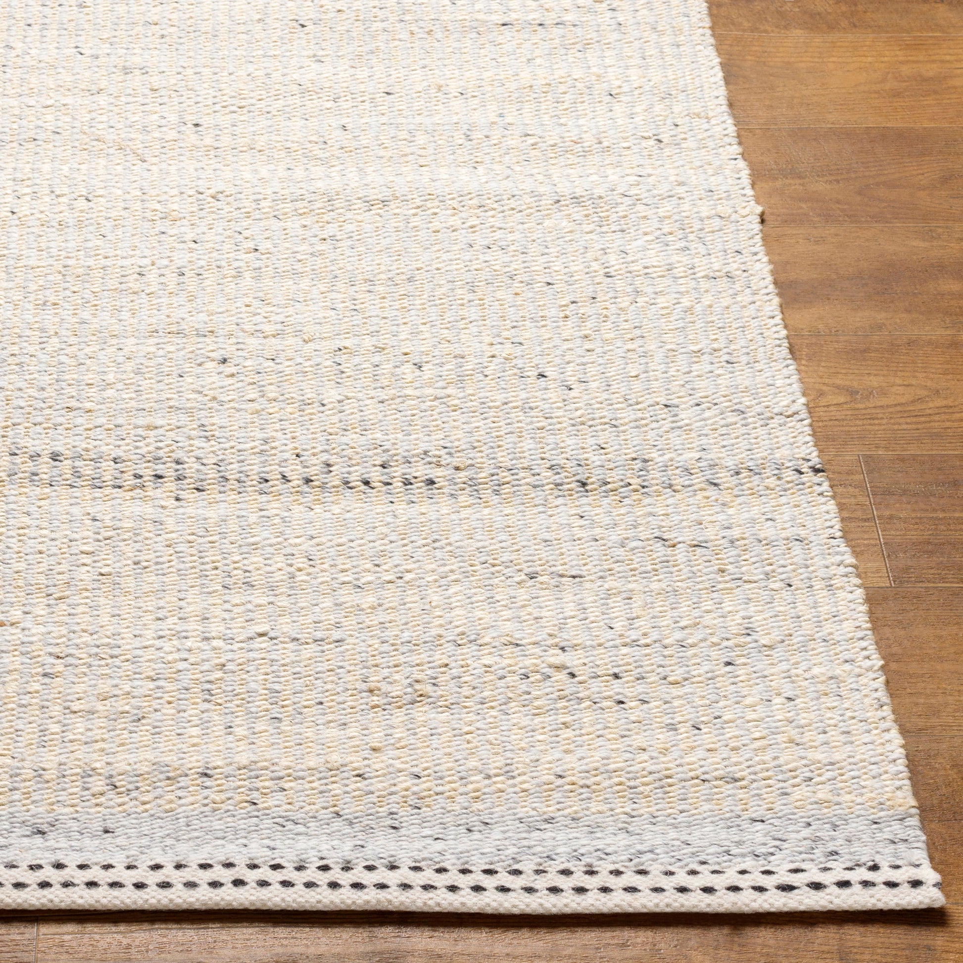 Nottingham Rug - 29247 by Livabliss. Made from 50% jute, 50% wool in a unique style.