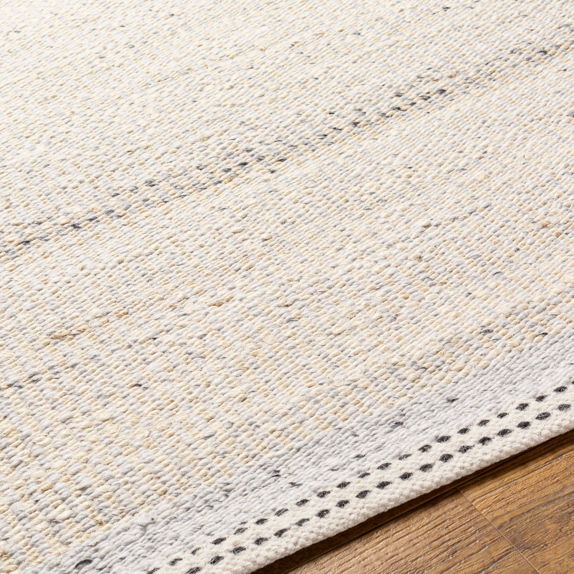 Nottingham Rug - 29247 by Livabliss. Made from 50% jute, 50% wool in a unique style.