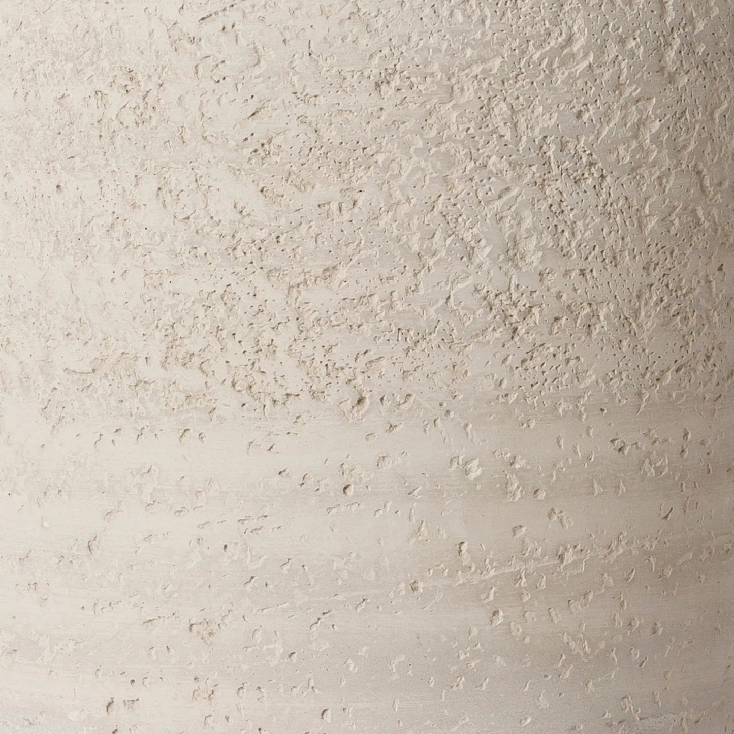 002 SI-1920304 | Closeup | Navagio - 32217 by Surya in translucent, metallic nickel, gray, white, beige and naturalbrushed. Made from shade (outside): linen, shade (inside): polyester, body: concrete, finial: metal, harp: metal in a modern style.