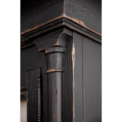 Ciao Bella Display Cabinet by Hooker Furniture. Made from maple, pine veneers with glass in a traditional style.