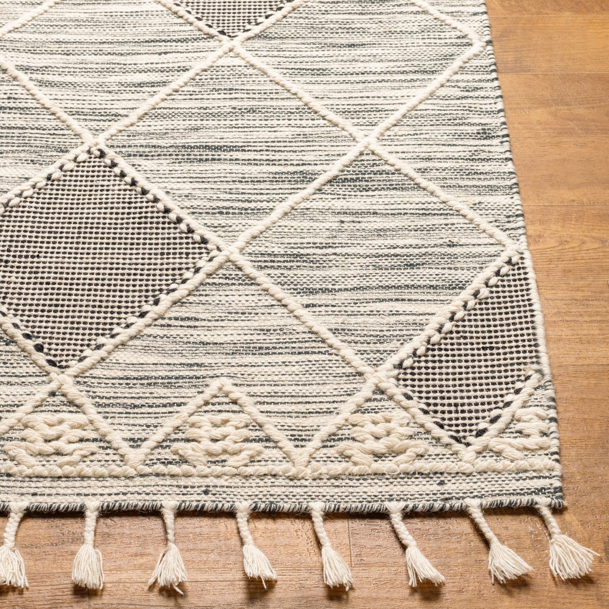 Norwood Rug - 30393 by Livabliss. Made from 100% wool in a unique style.