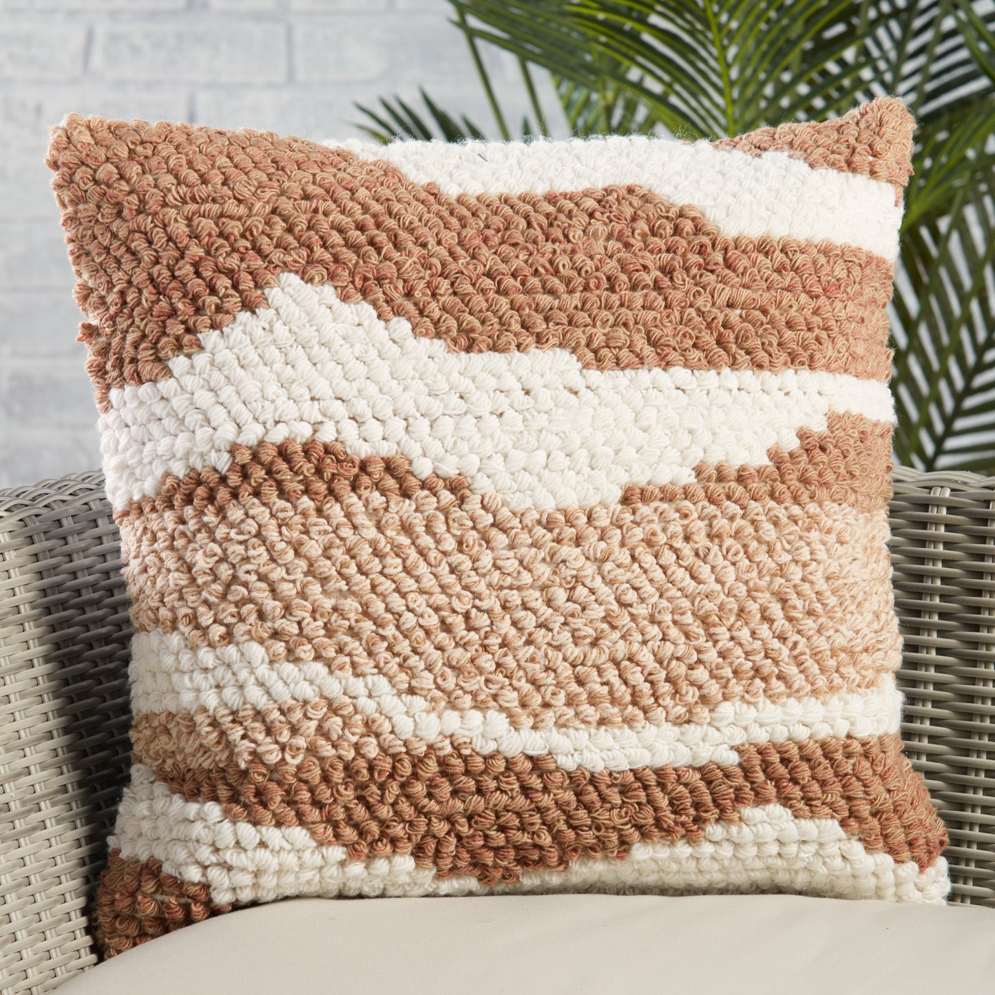 004 SI-1785602 | Closeup | Nazka NZK02 Indoor/Outdoor Pillow by Jaipur Living in tan, white. Made from 100% polyester in a modern style.