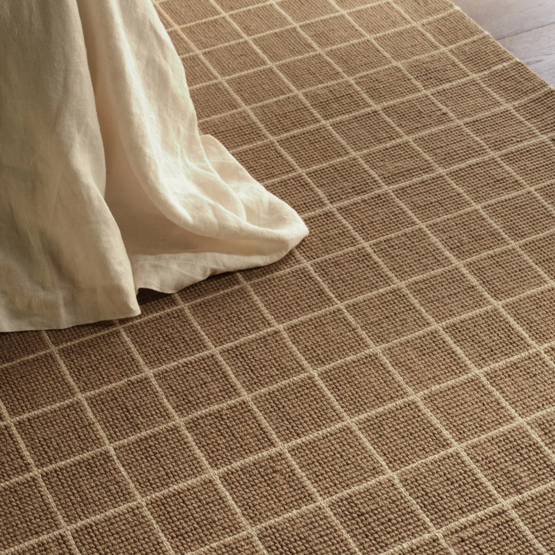 Oxford By Barclay Butera OBB06 Rug by Jaipur Living in brown. Made from 50% wool 50% pet yarn in a unique style.