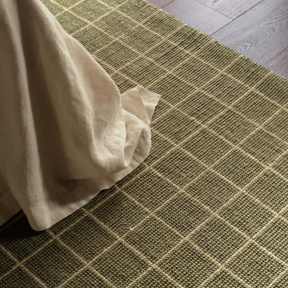 Oxford By Barclay Butera OBB07 Rug by Jaipur Living in green. Made from 50% wool 50% pet yarn in a unique style.
