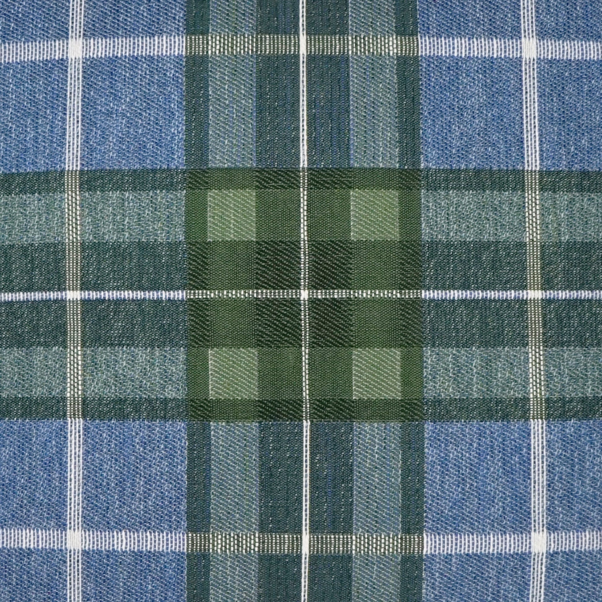 Roddy by DV Kap Home. Made from 84.78% poly(uv), 15.22% olefin(uv) in a modern style.