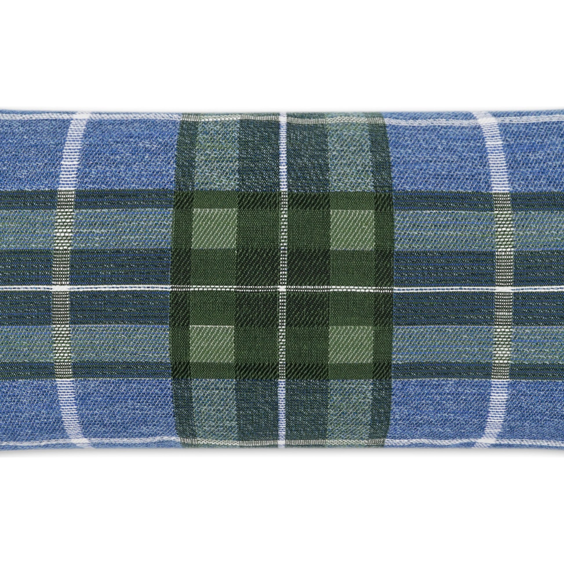 Roddy Lumbar by DV Kap Home. Made from 84.78% poly(uv), 15.22% olefin(uv) in a modern style.