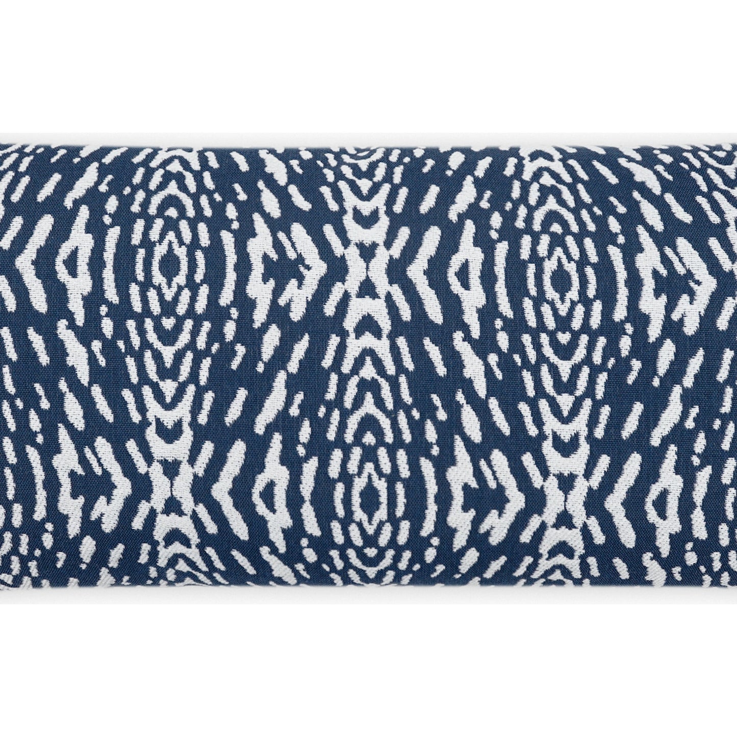003 SI-2028552 | Closeup | Riff Lumbar by DV Kap Home. Made from 49% polyester 51% polypropylene in a modern style.