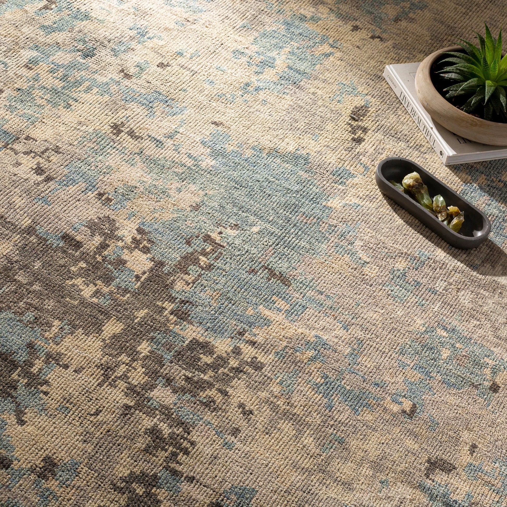 Odyssey ODY-2305 Rug by Surya in denim, charcoal, light gray, light beige, cream. Made from 100% wool in a unique style.