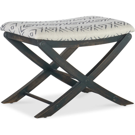 Retreat Camp Stool Bed Bench by Hooker Furniture in jafar grey. Made from wood, fabric in a cottage & farmhouse style.
