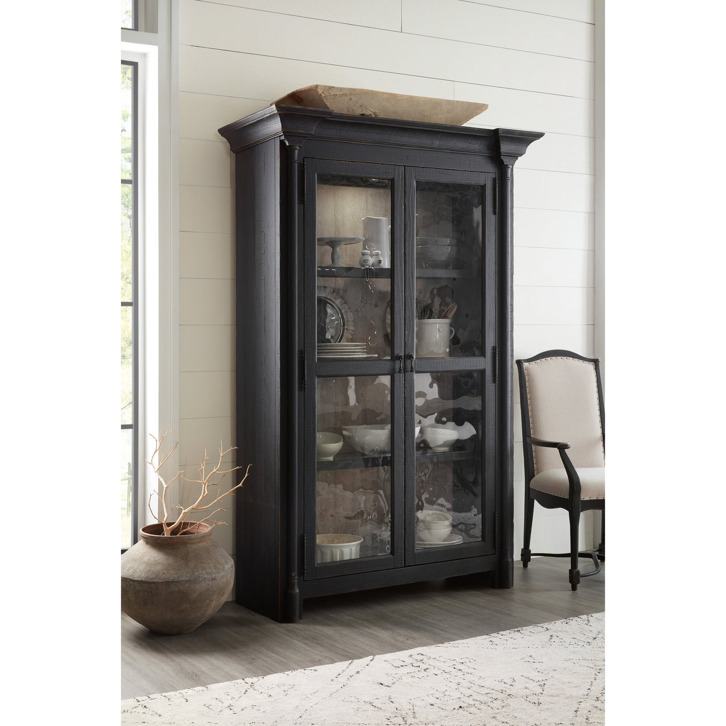 006 SI-1748667 | Lifestyle | Ciao Bella Display Cabinet by Hooker Furniture. Made from maple, pine veneers with glass in a traditional style.