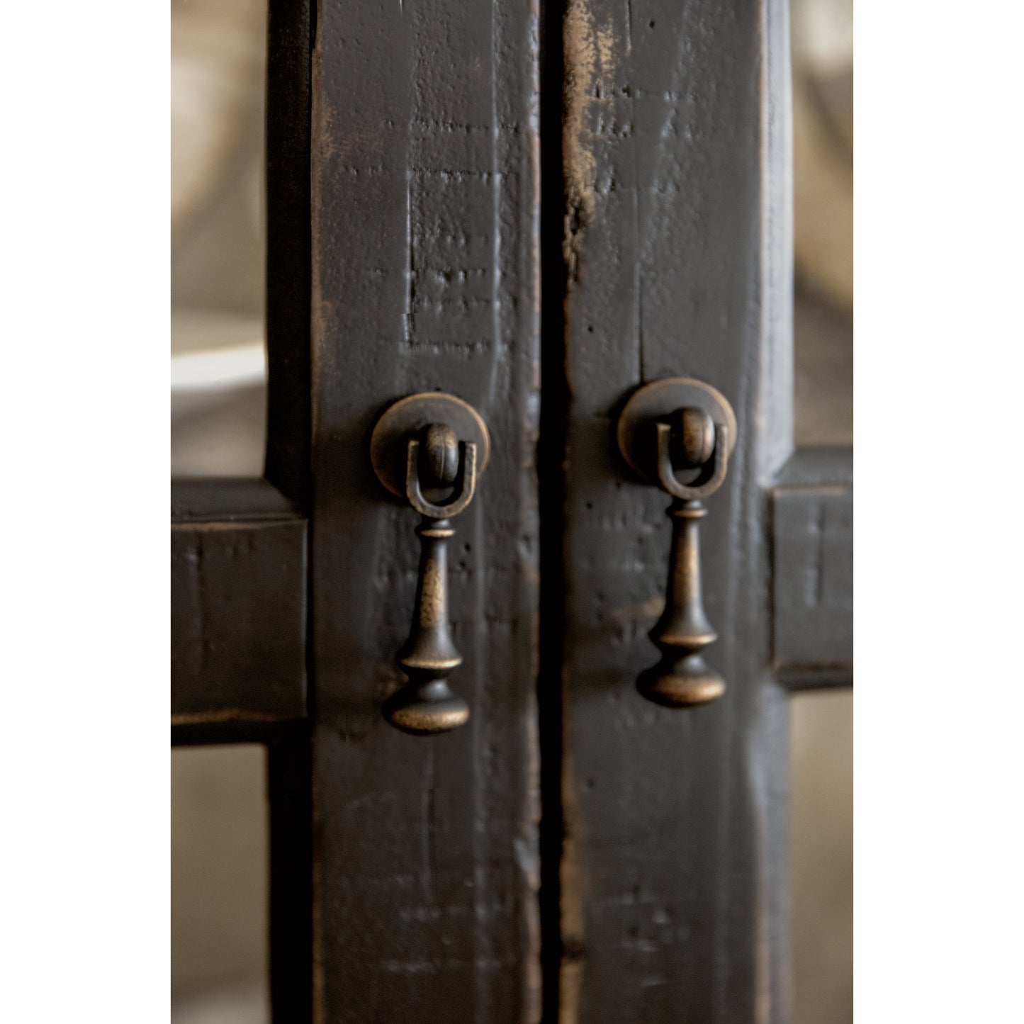 004 SI-1748667 | Closeup | Ciao Bella Display Cabinet by Hooker Furniture. Made from maple, pine veneers with glass in a traditional style.