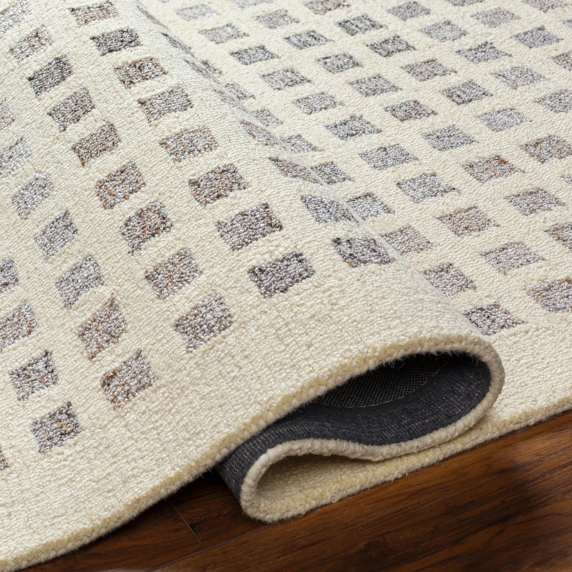 Ottawa Rug by Livabliss in beige, gray, brown, light gray. Made from main: 73% wool, main: 27% recycled pet yarn in a modern style.