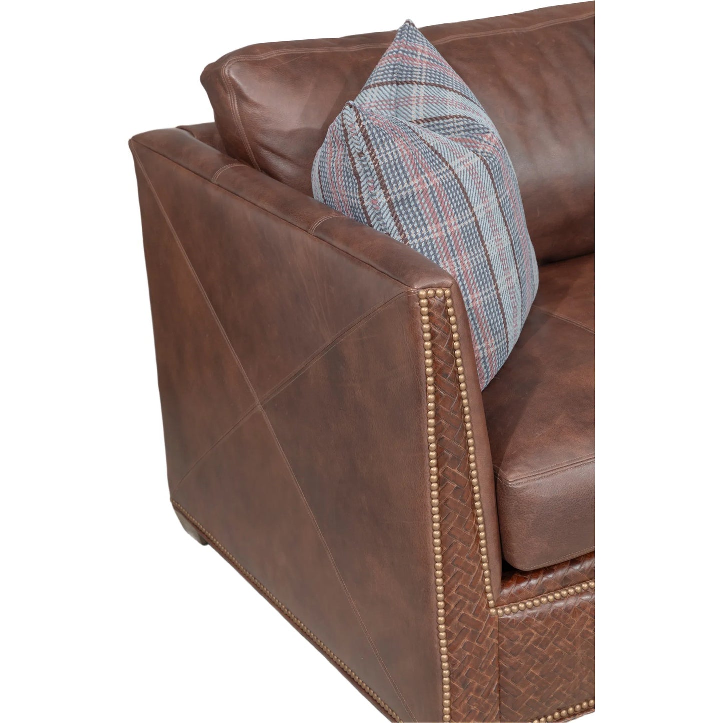 004 SI-2636147 | Closeup | Chesterfield Sofa by Fairfield Chair in brown and caramel. Made from beech solids in a unique style.