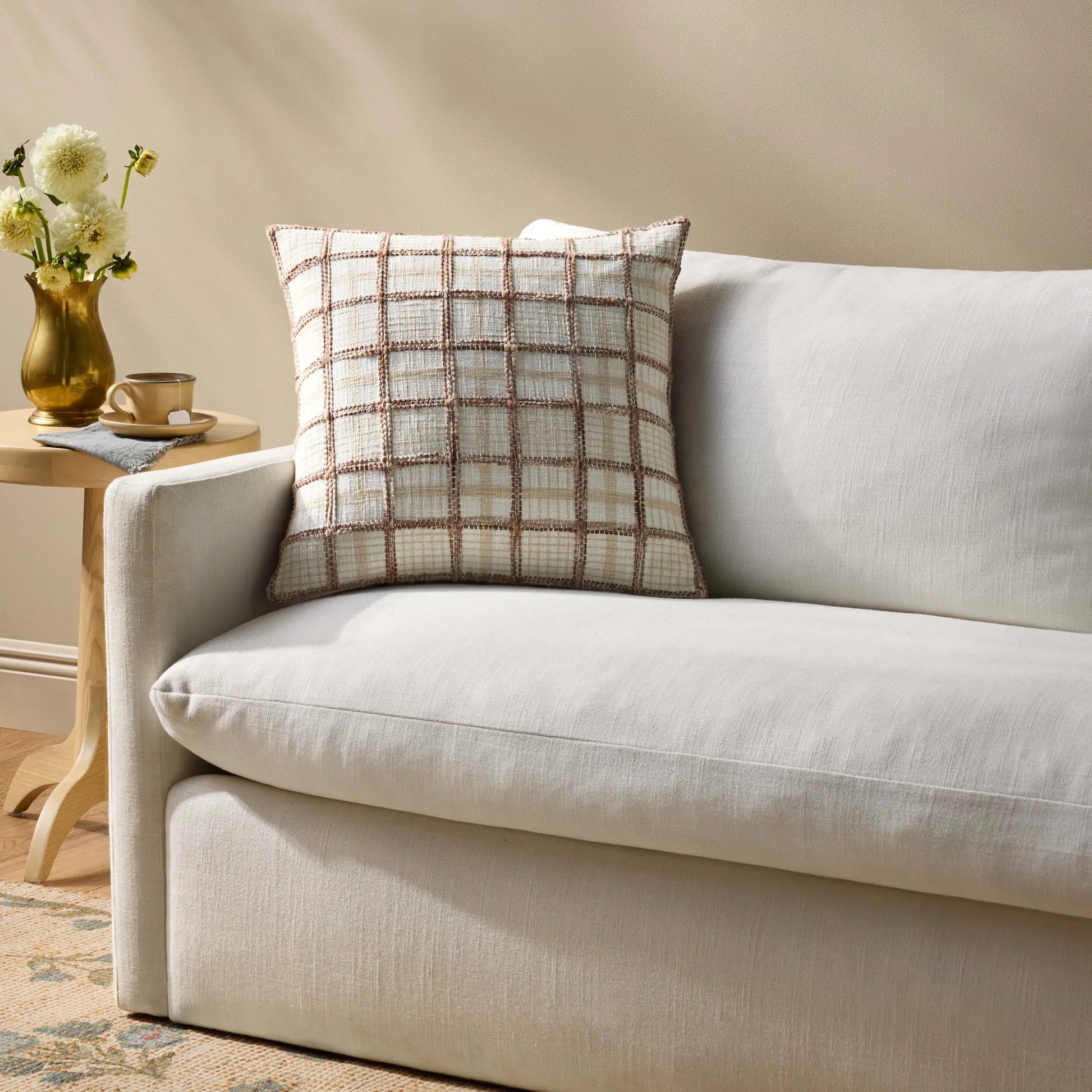 PCJ0035 Pillow by Chris Loves Julia x Loloi. Made from cotton, polyester in a eclectic & global style.